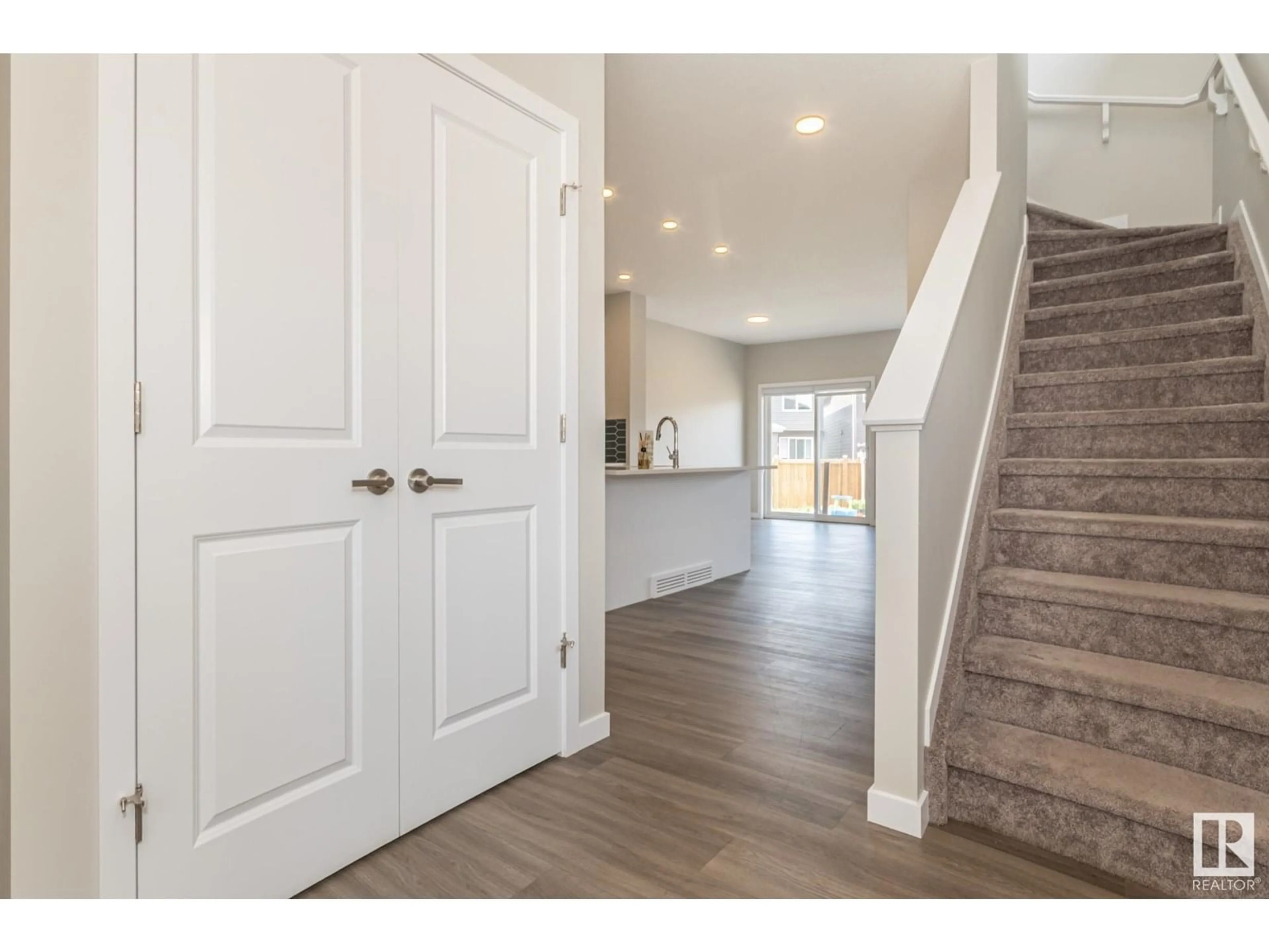 Indoor entryway for SW - 1218 PLUM BEND BN, Edmonton Alberta T6X3A6