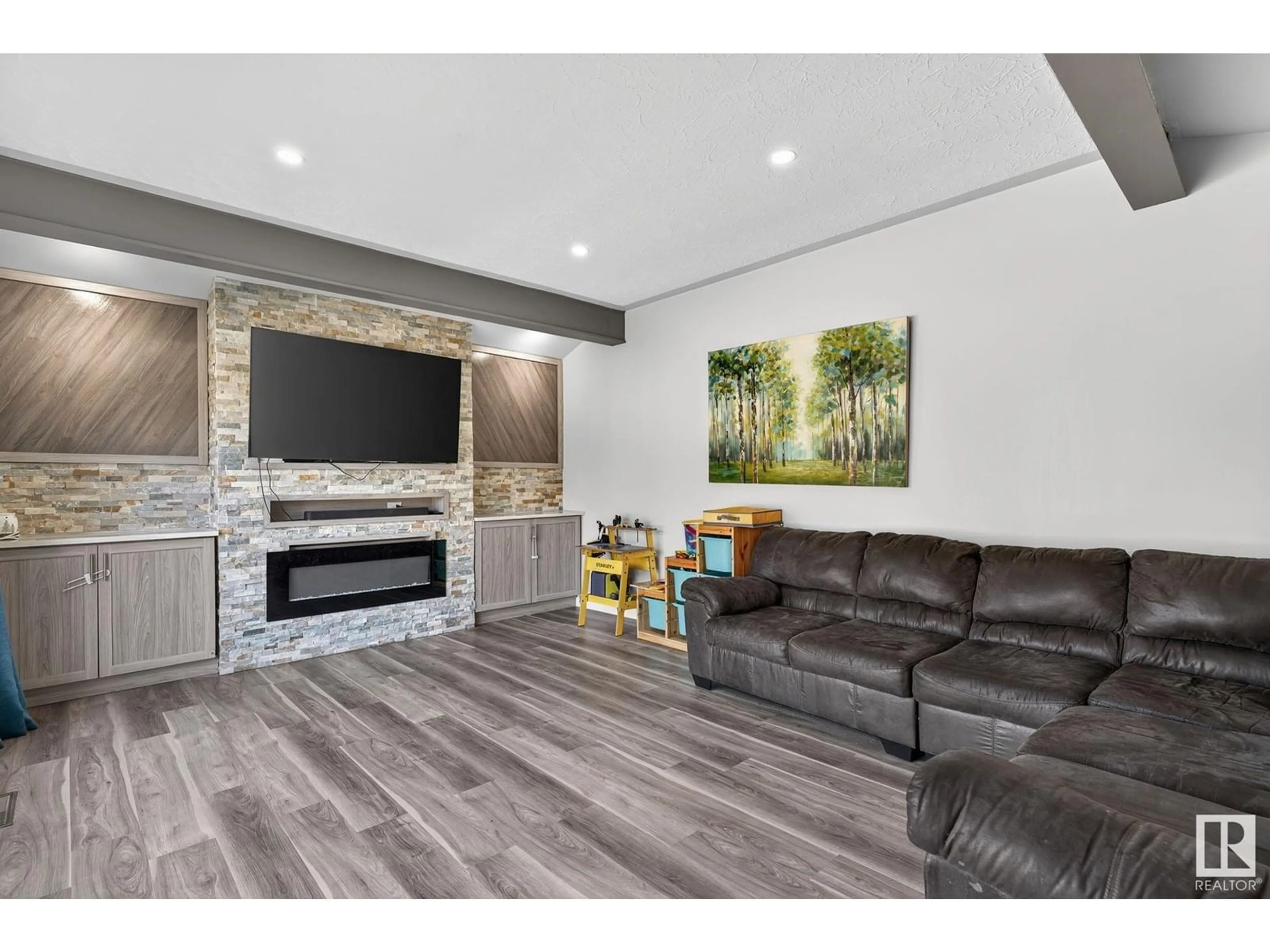 Home theater for 9479 75 ST, Edmonton Alberta T6C4H6