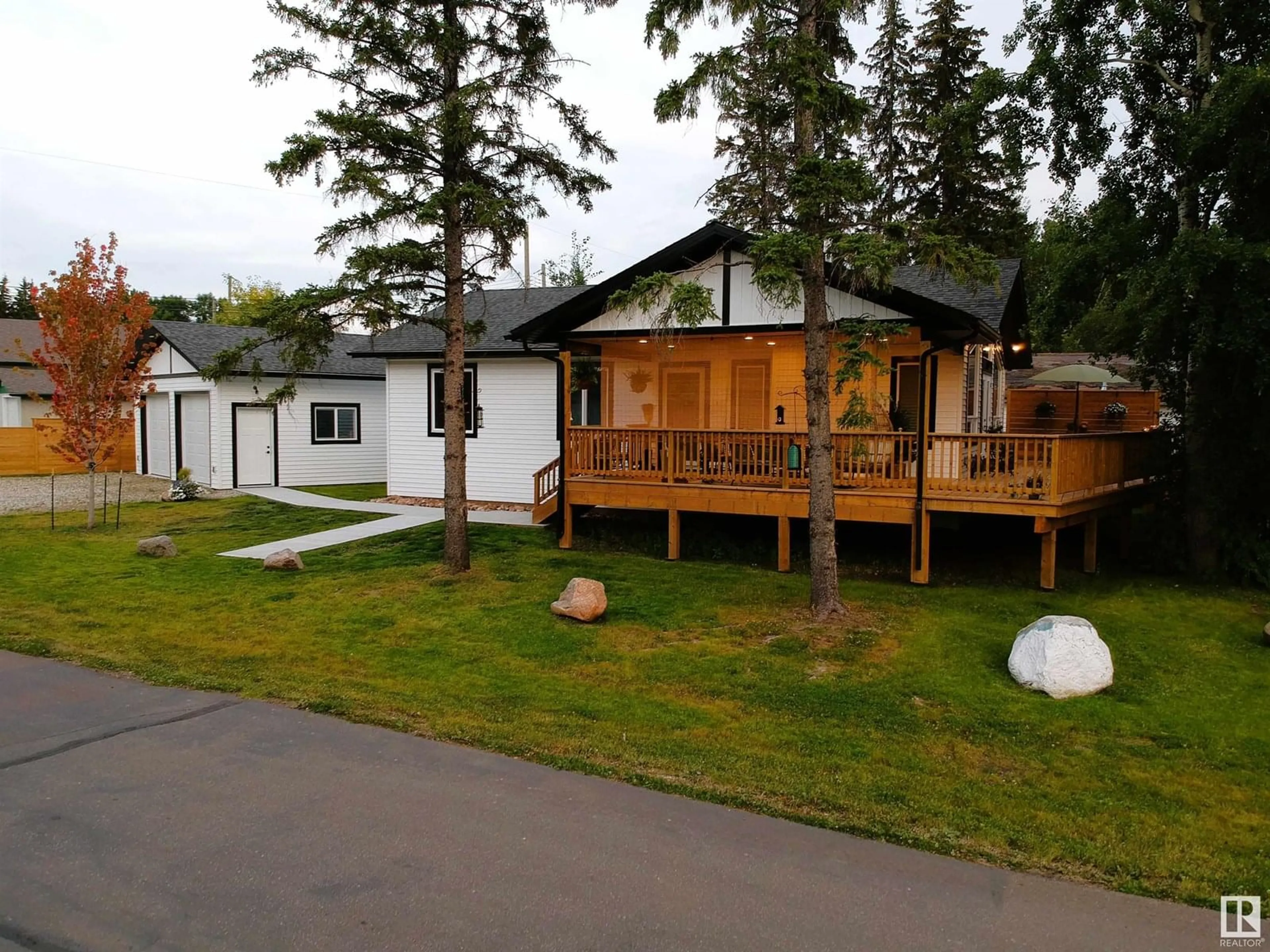 A pic from outside/outdoor area/front of a property/back of a property/a pic from drone, unknown for 4407 47 AV, Rural Lac Ste. Anne County Alberta T0E0A0