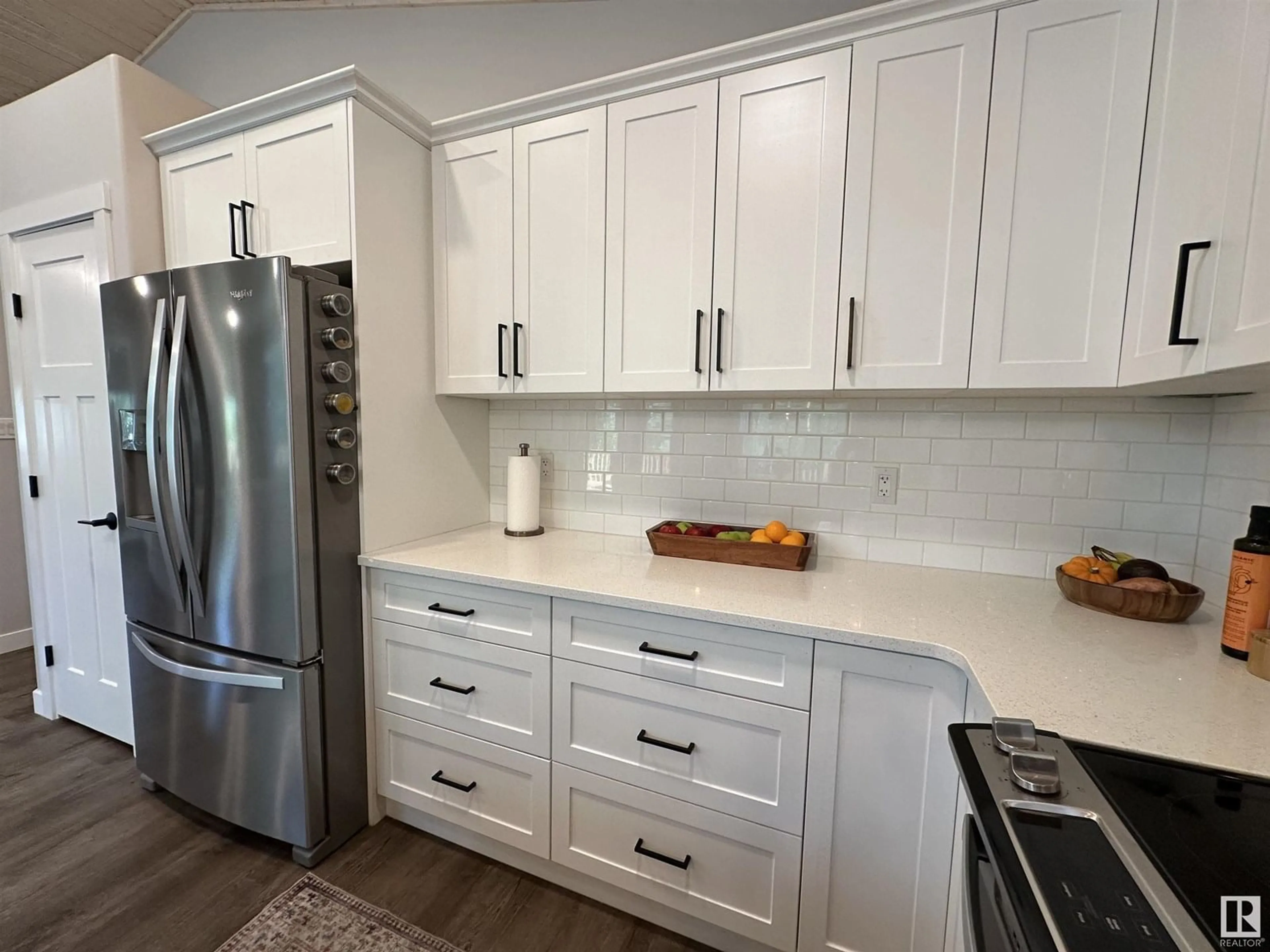 Contemporary kitchen, ceramic/tile floor for 4407 47 AV, Rural Lac Ste. Anne County Alberta T0E0A0