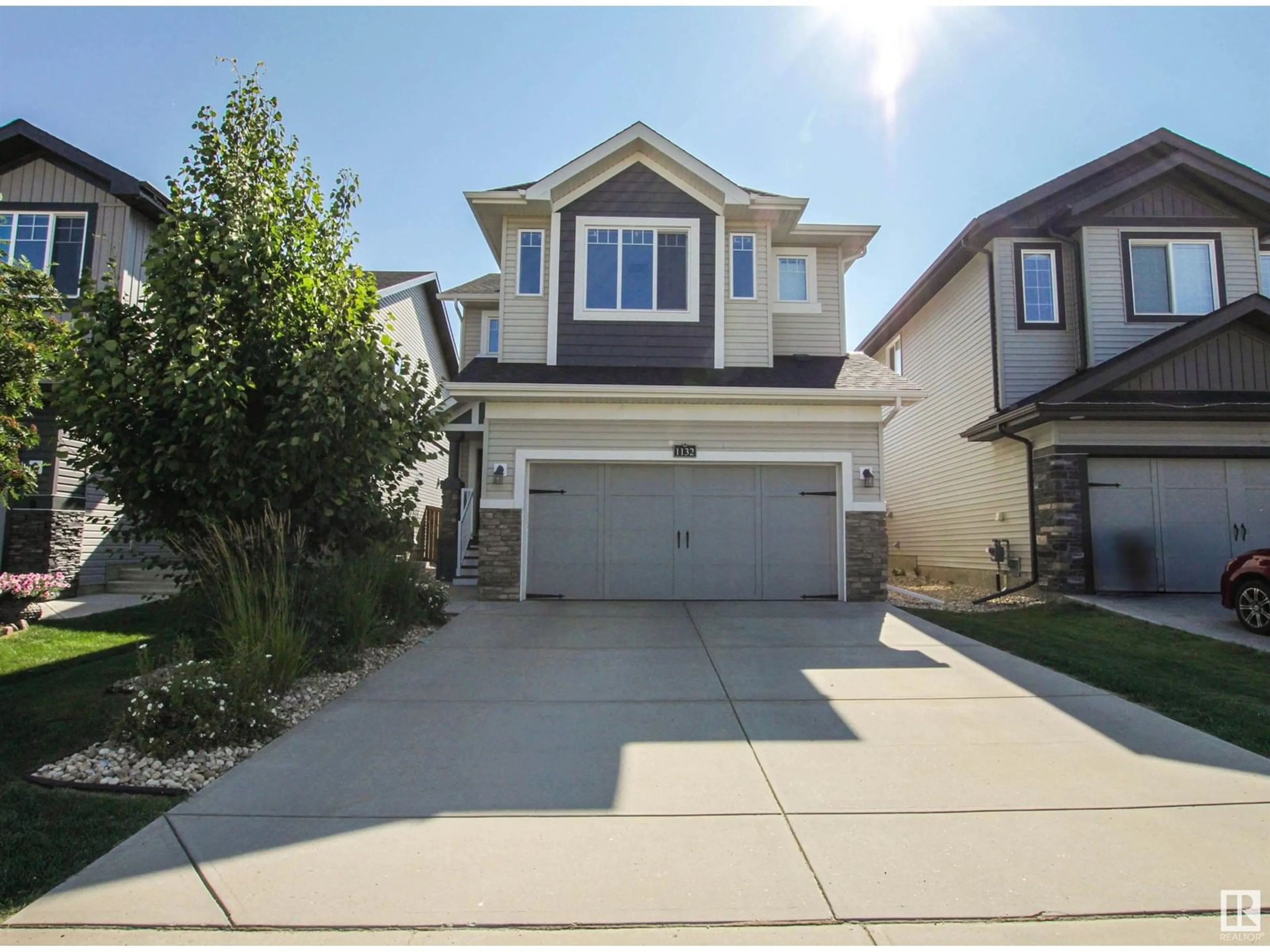 Home with vinyl exterior material, street for 1132 ALLENDALE CR, Sherwood Park Alberta T8H0X6