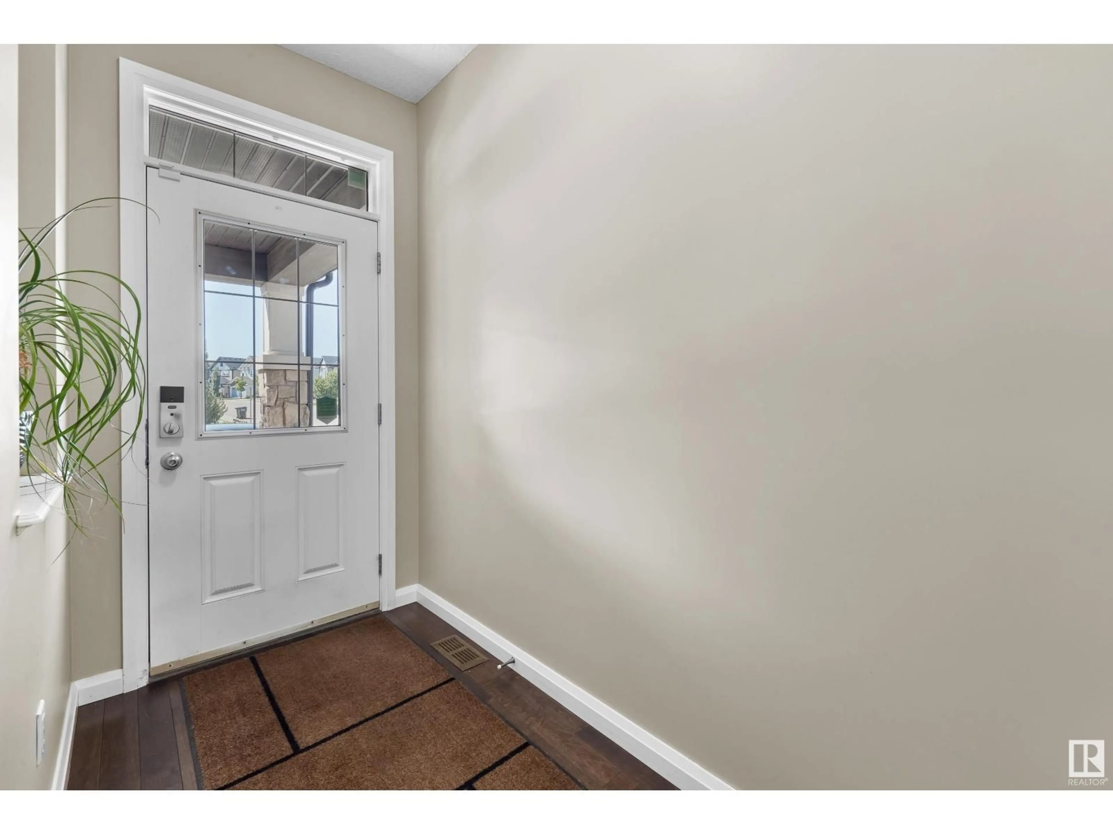 Indoor entryway for 571 ALLARD BV, Edmonton Alberta T6W0X4
