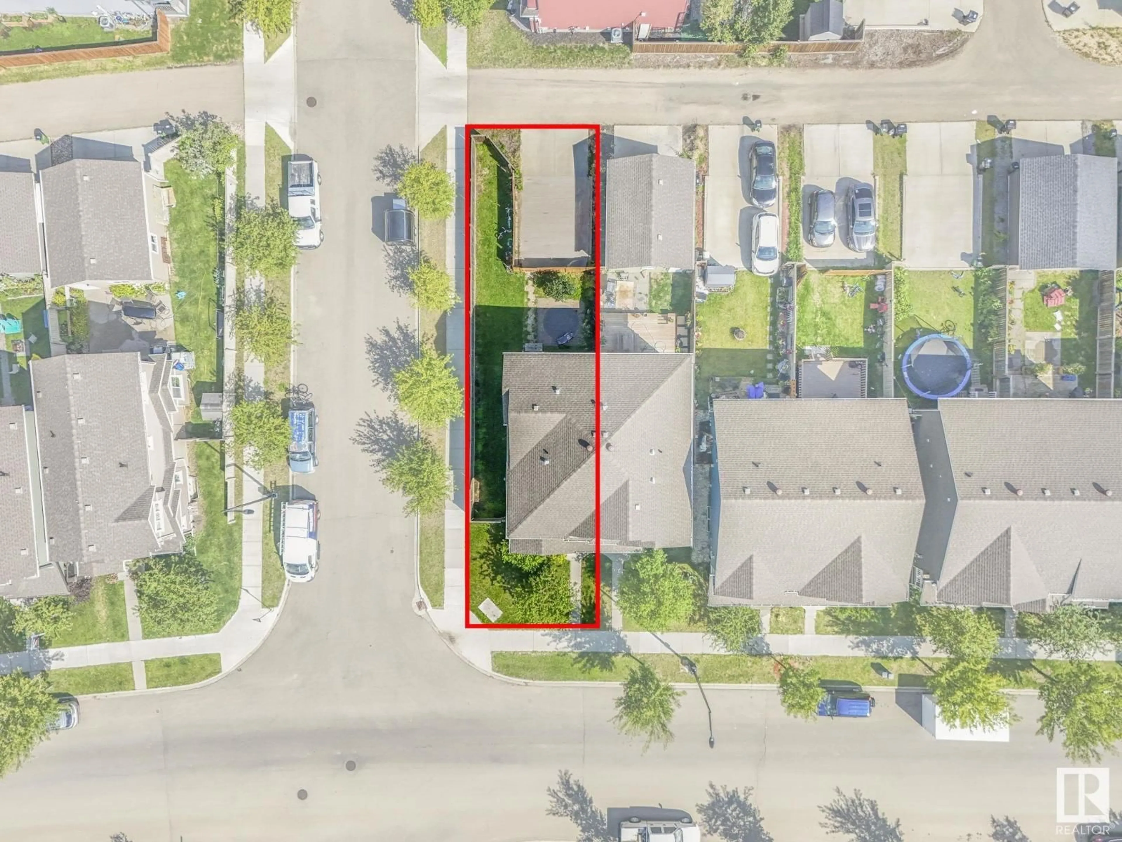 A pic from outside/outdoor area/front of a property/back of a property/a pic from drone, street for 511 ORCHARDS BV, Edmonton Alberta T6X2B7