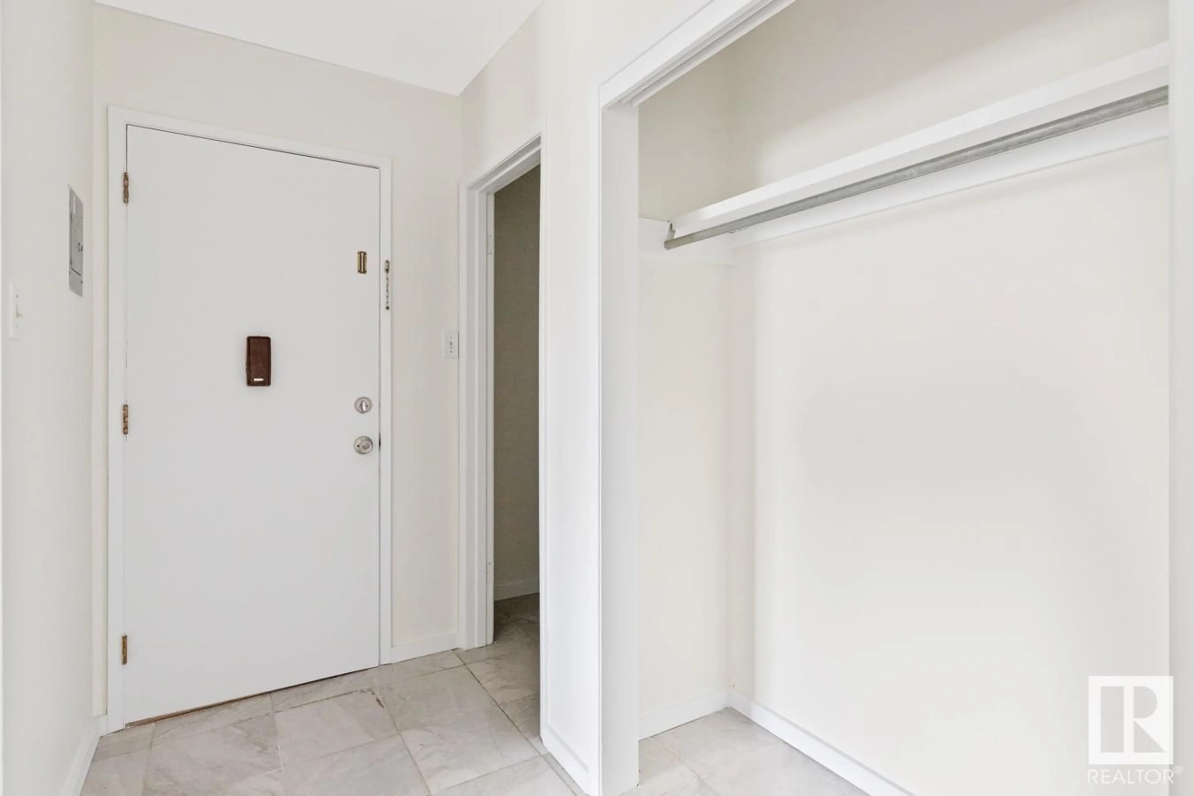Unknown for NW - 10118 82 ST, Edmonton Alberta T6A3M2