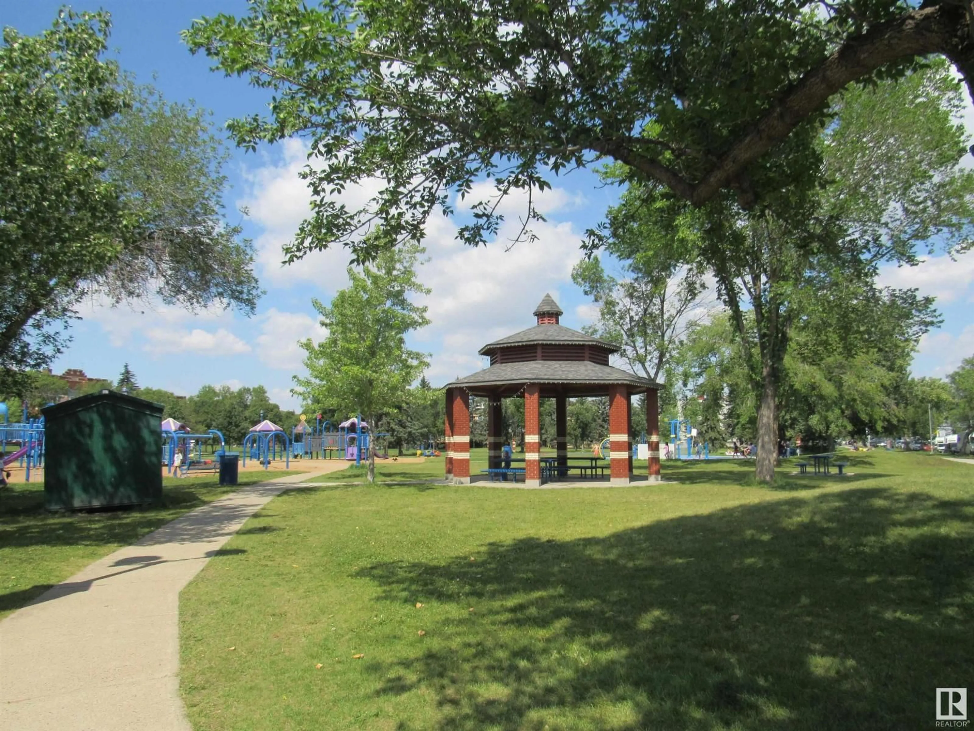 Patio, street for #28 - 10909 106 ST NW, Edmonton Alberta T5H4M7