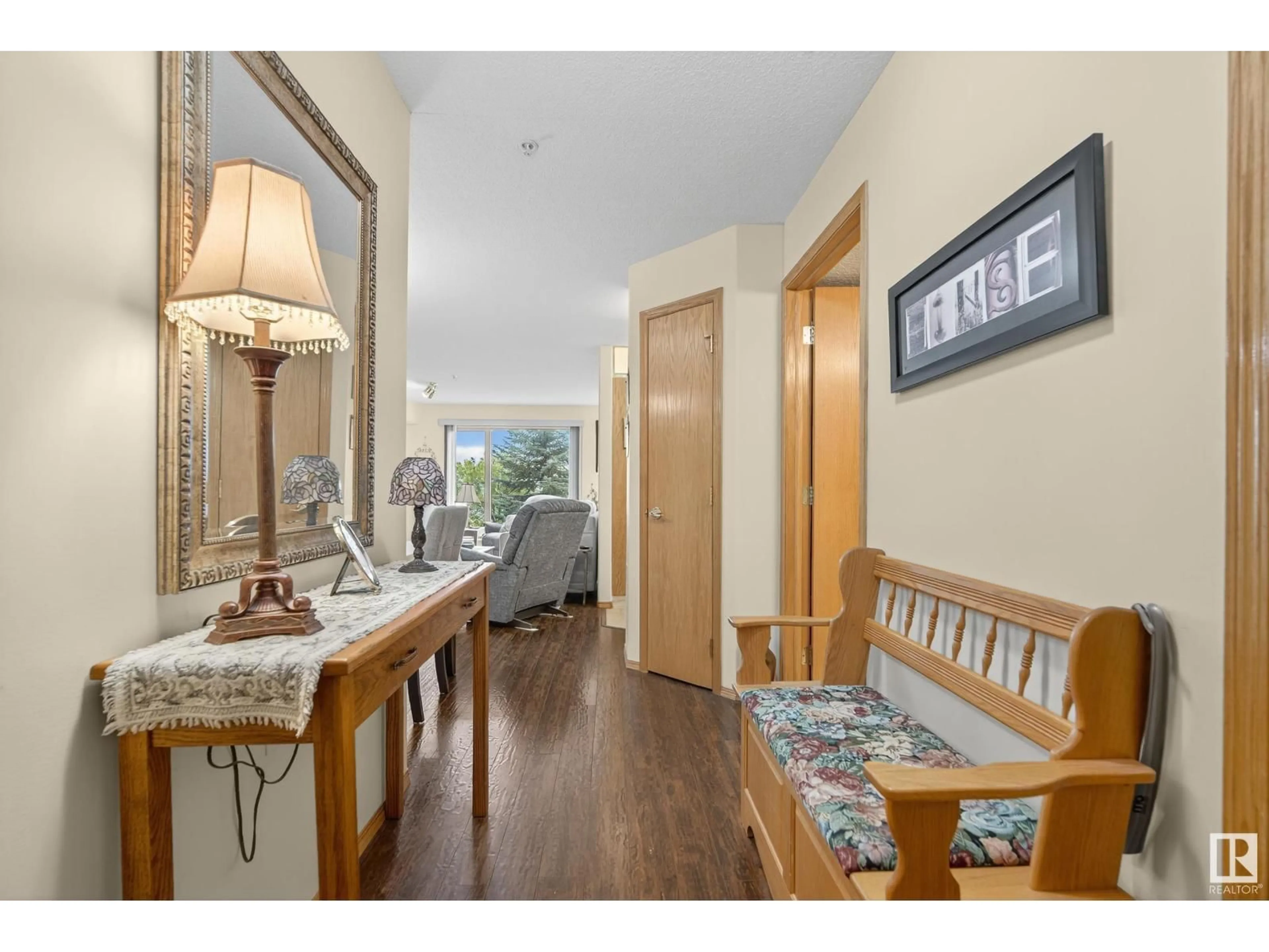 Indoor entryway for 200 - 226 BETHEL DR, Sherwood Park Alberta T8H2C5