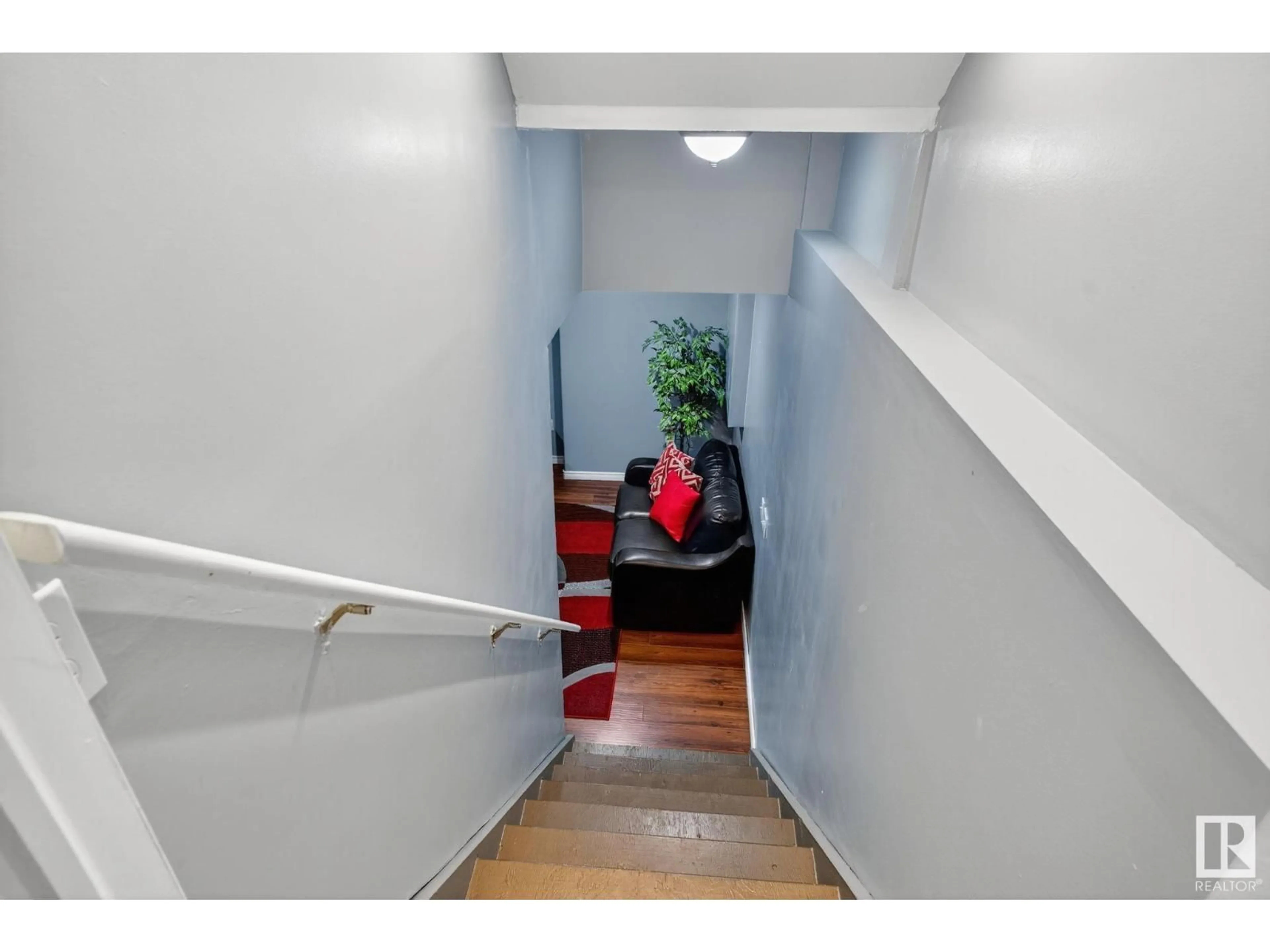 Indoor foyer for 38 BIRCHGLEN CR, Leduc Alberta T9E0C5