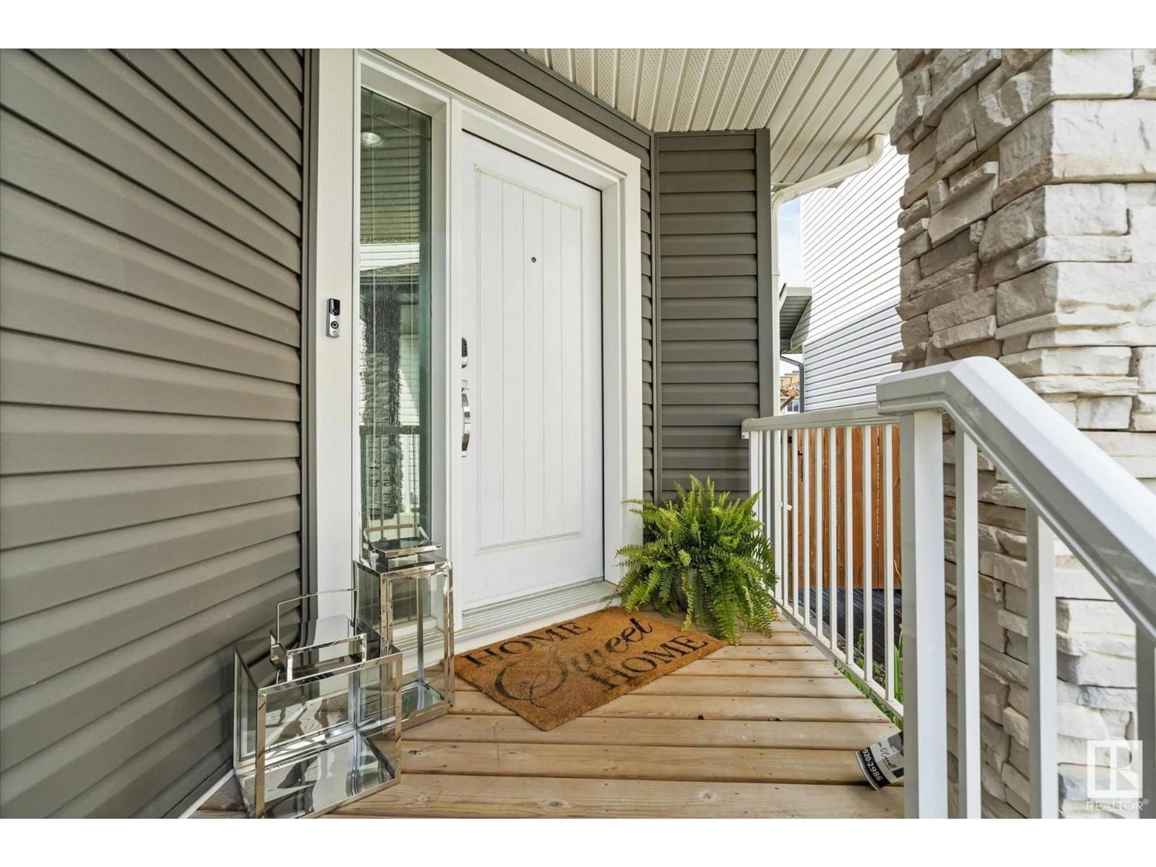 Indoor entryway for 78 WOODHILL LN, Fort Saskatchewan Alberta T8L0J9