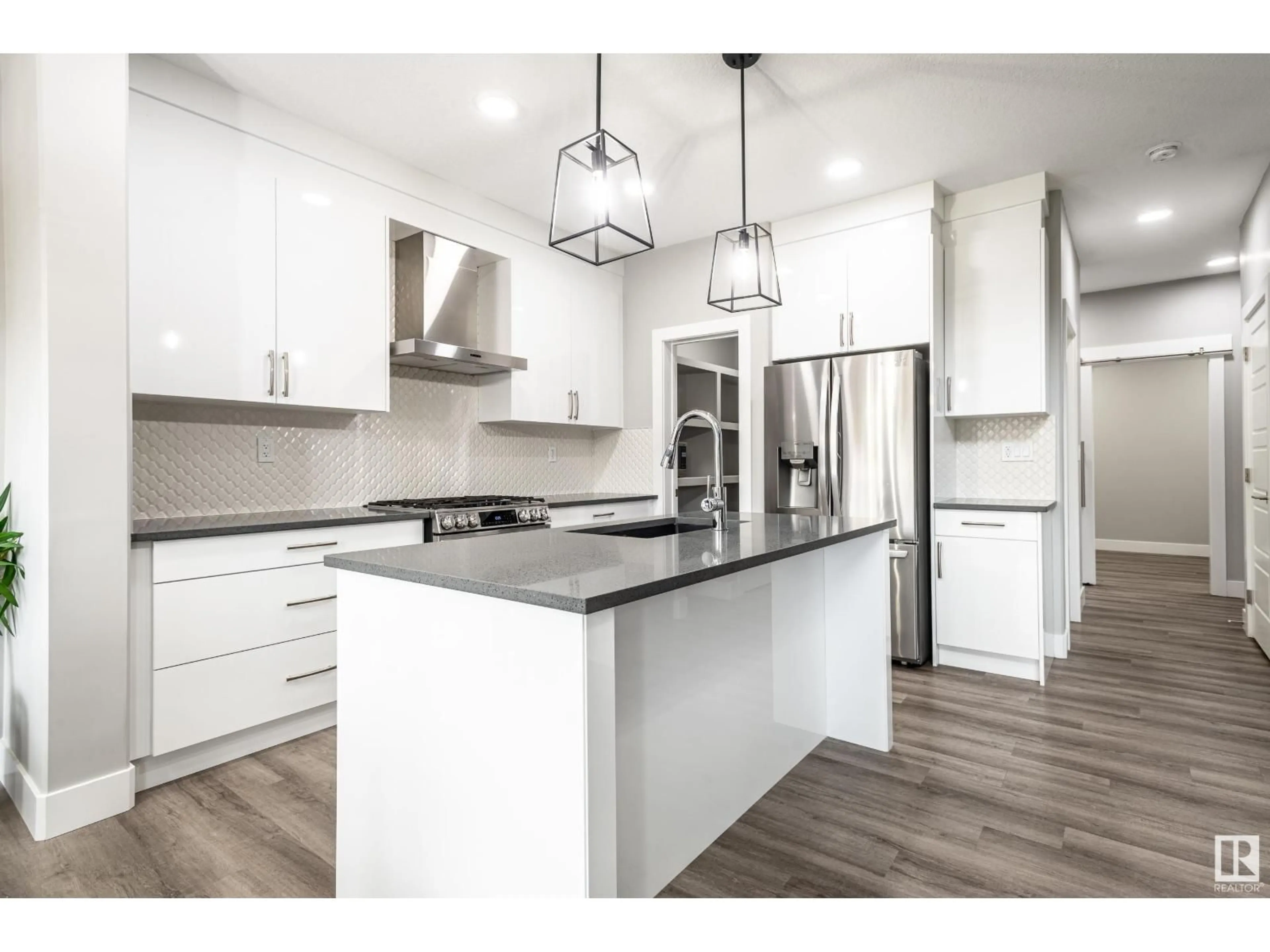 Open concept kitchen, unknown for 847 NORTHERN HARRIER LN, Edmonton Alberta T5S0H5