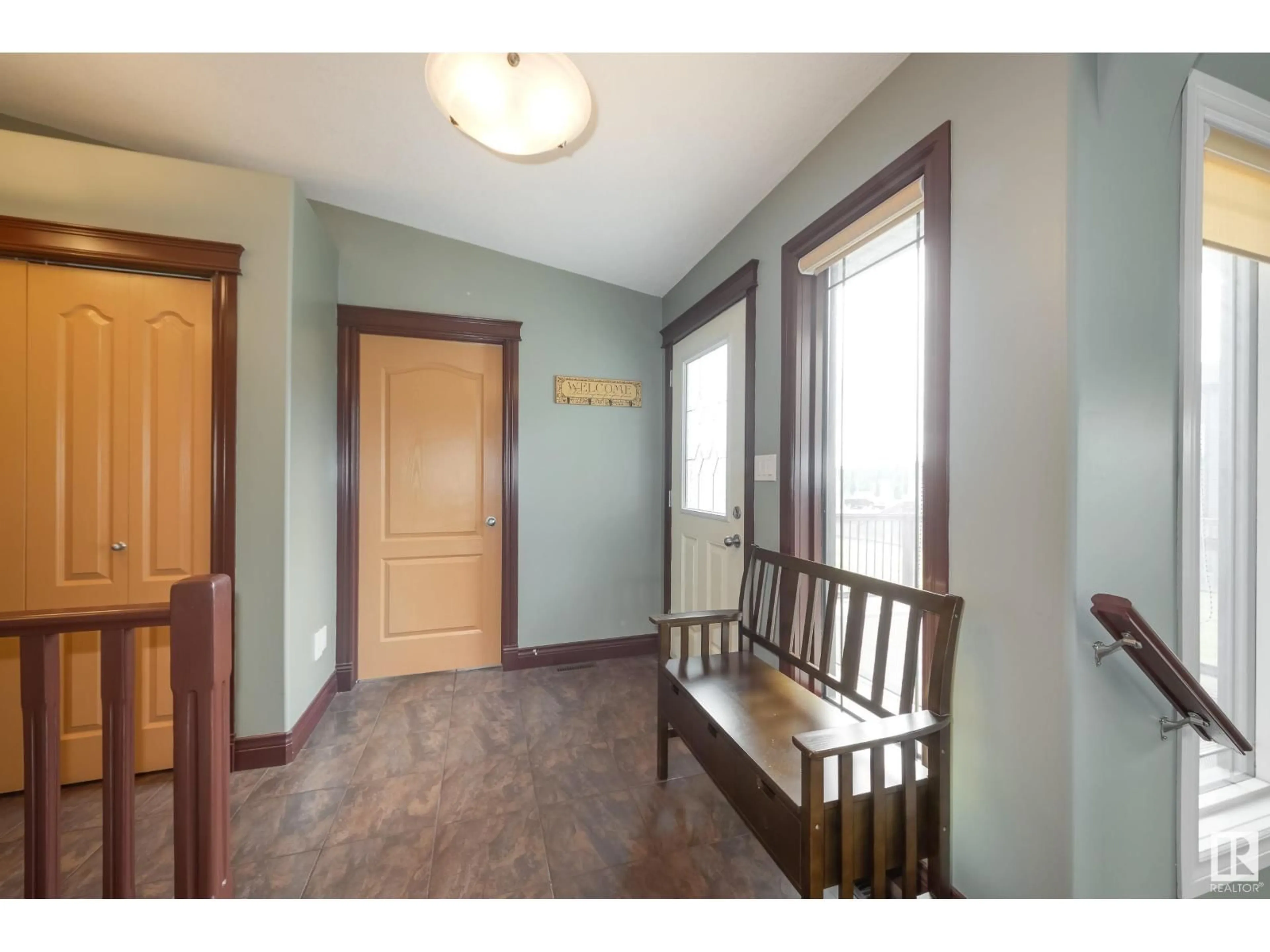 Indoor entryway for 12 FALCON DRIVE, New Sarepta Alberta T0B3M0