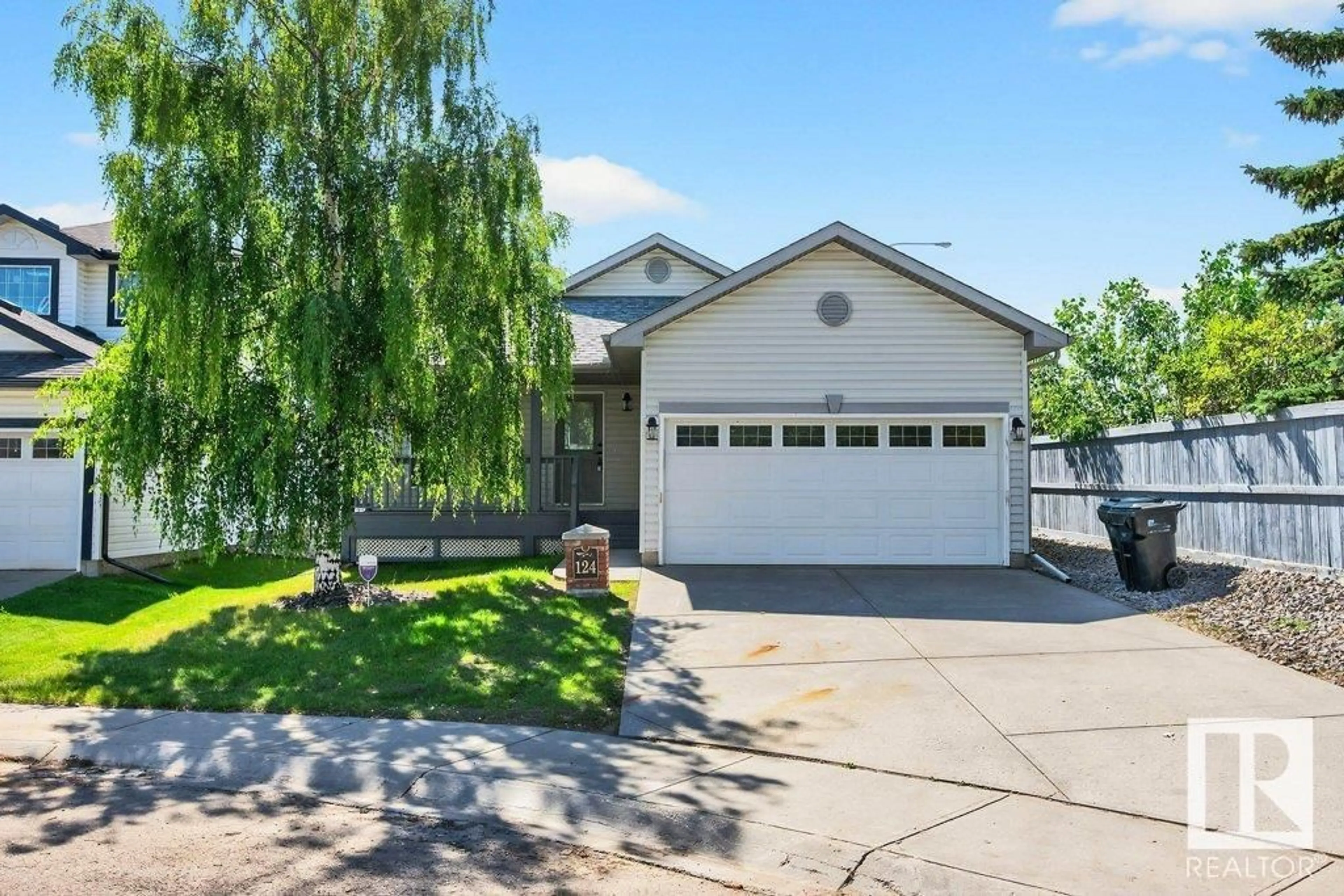 Home with vinyl exterior material, street for 124 FOXHAVEN CO, Sherwood Park Alberta T8A5X2
