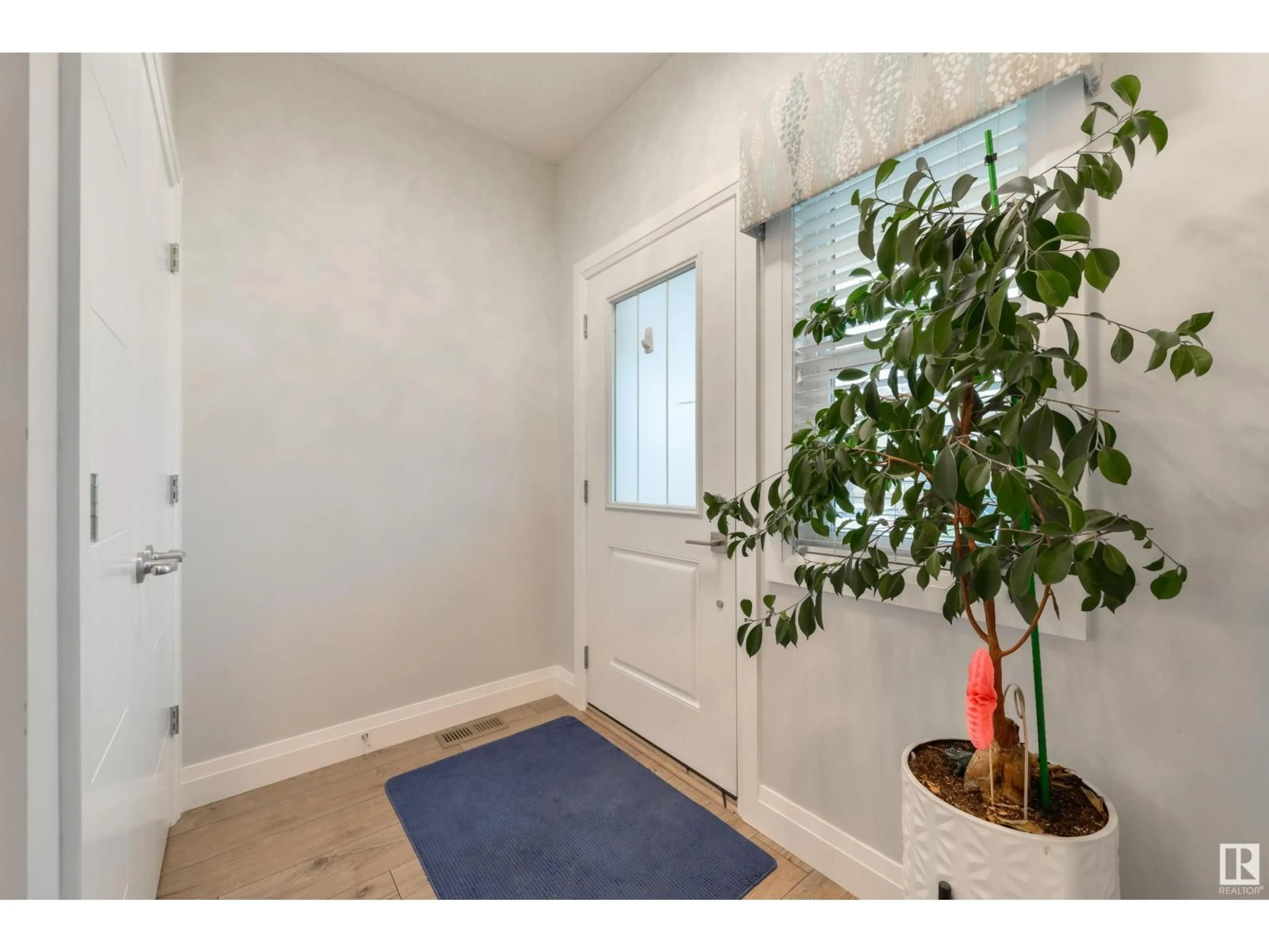 Indoor entryway for 9820 106 AV, Morinville Alberta T8R2P1