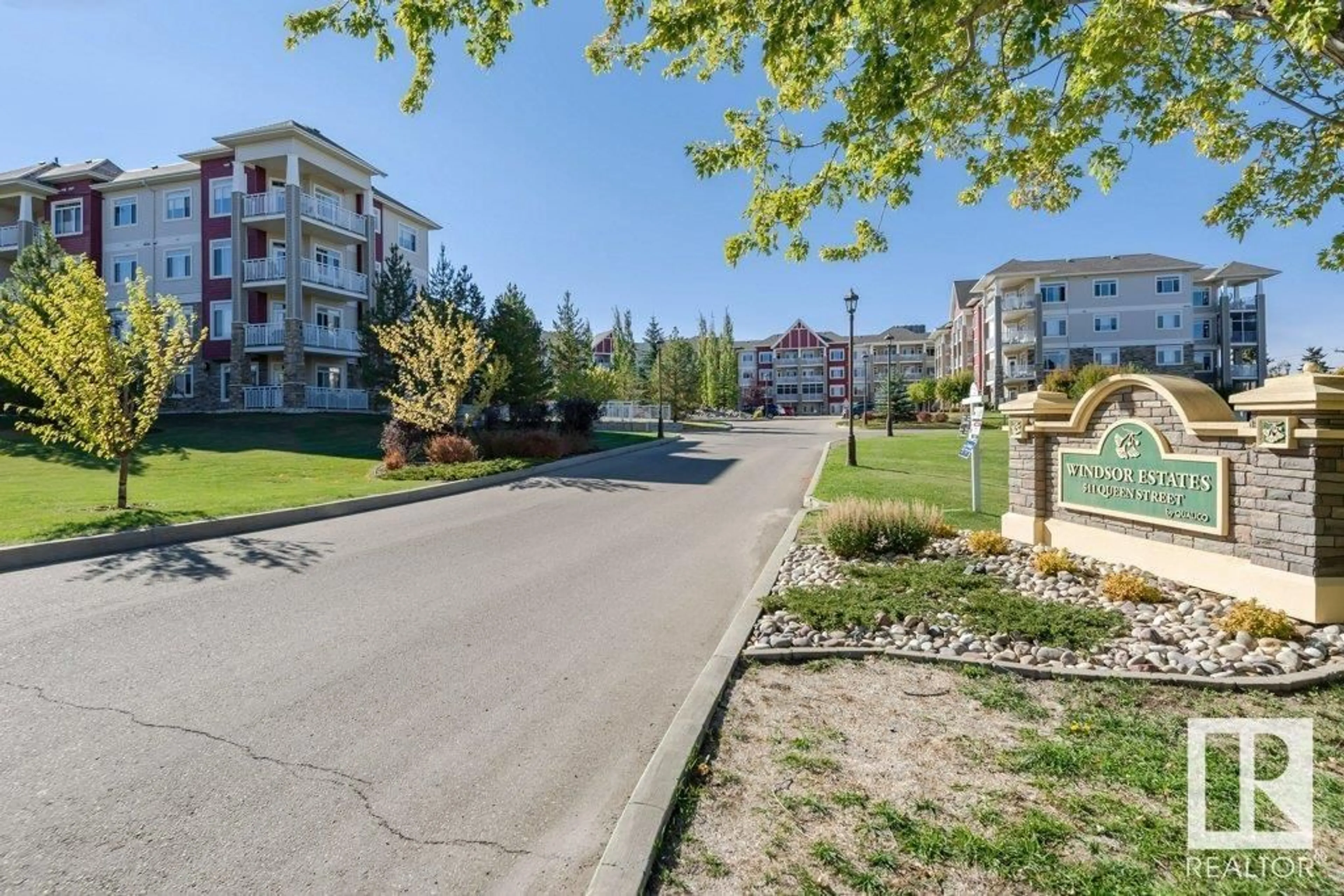 Patio, street for 119-511 QUEEN ST, Spruce Grove Alberta T7X0G4