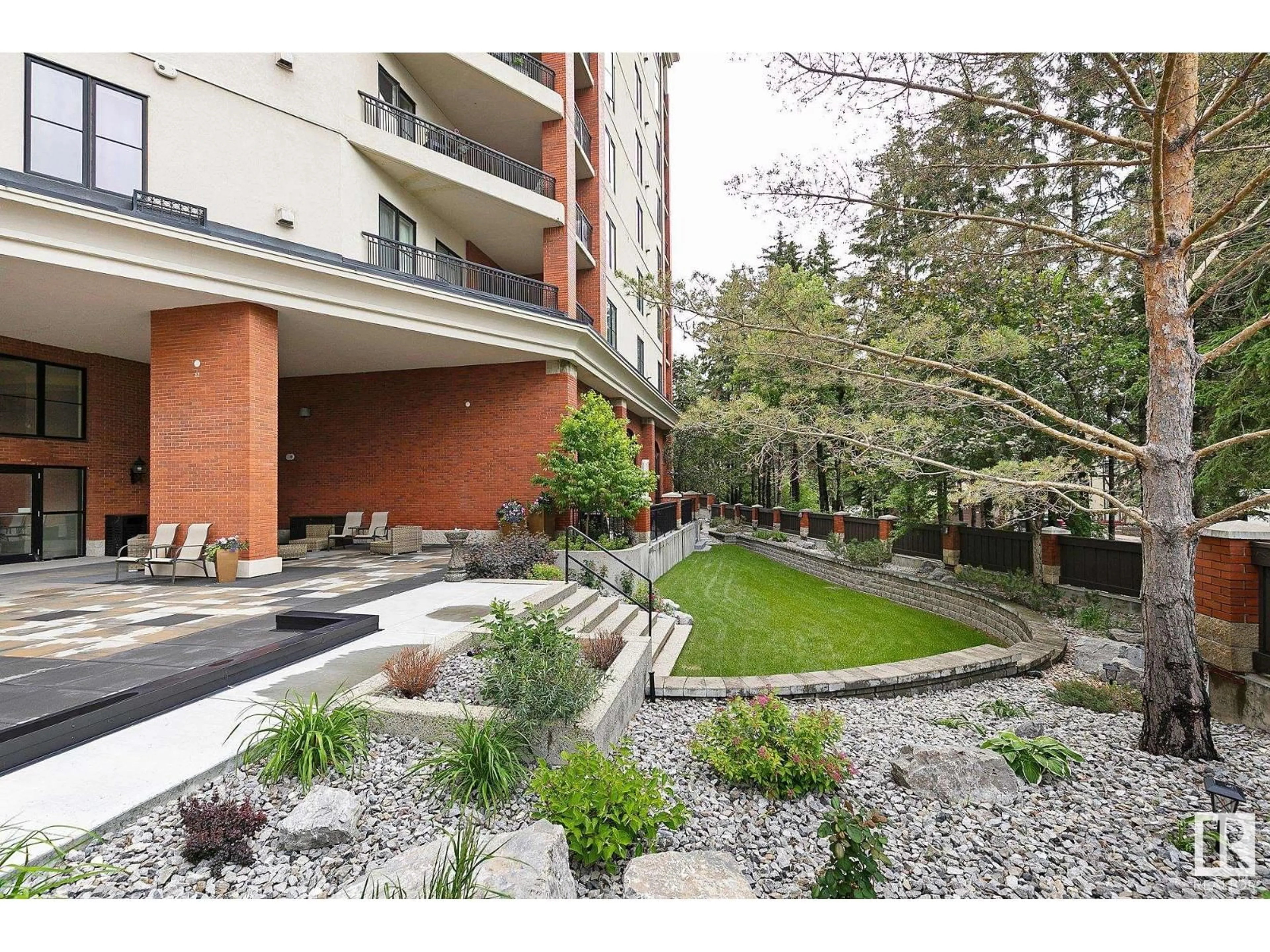 Patio, street for 903 - 10108 125 ST, Edmonton Alberta T5N4B6