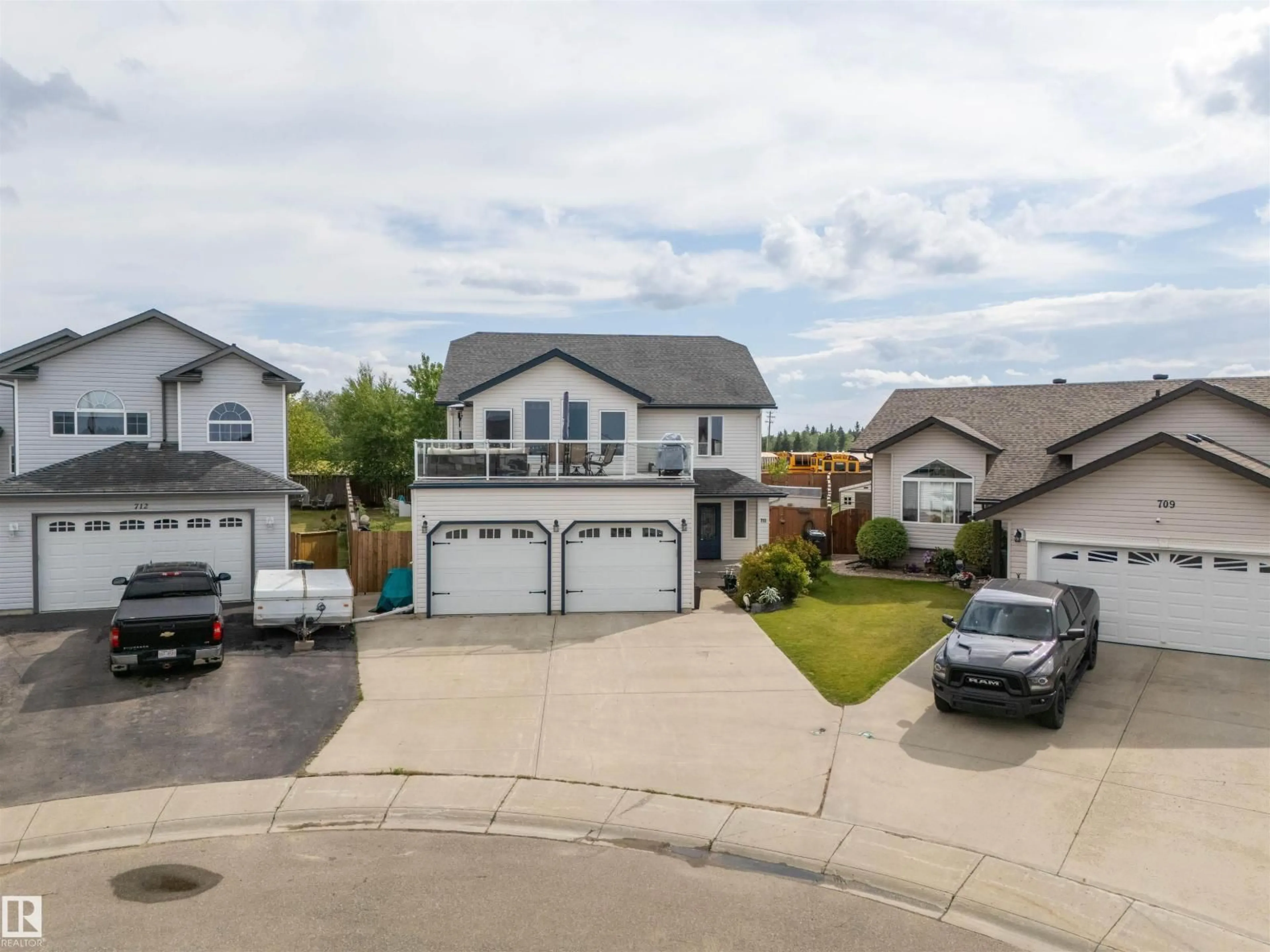 A pic from outside/outdoor area/front of a property/back of a property/a pic from drone, street for 711 GROUSE CL, Cold Lake Alberta T9M0A5