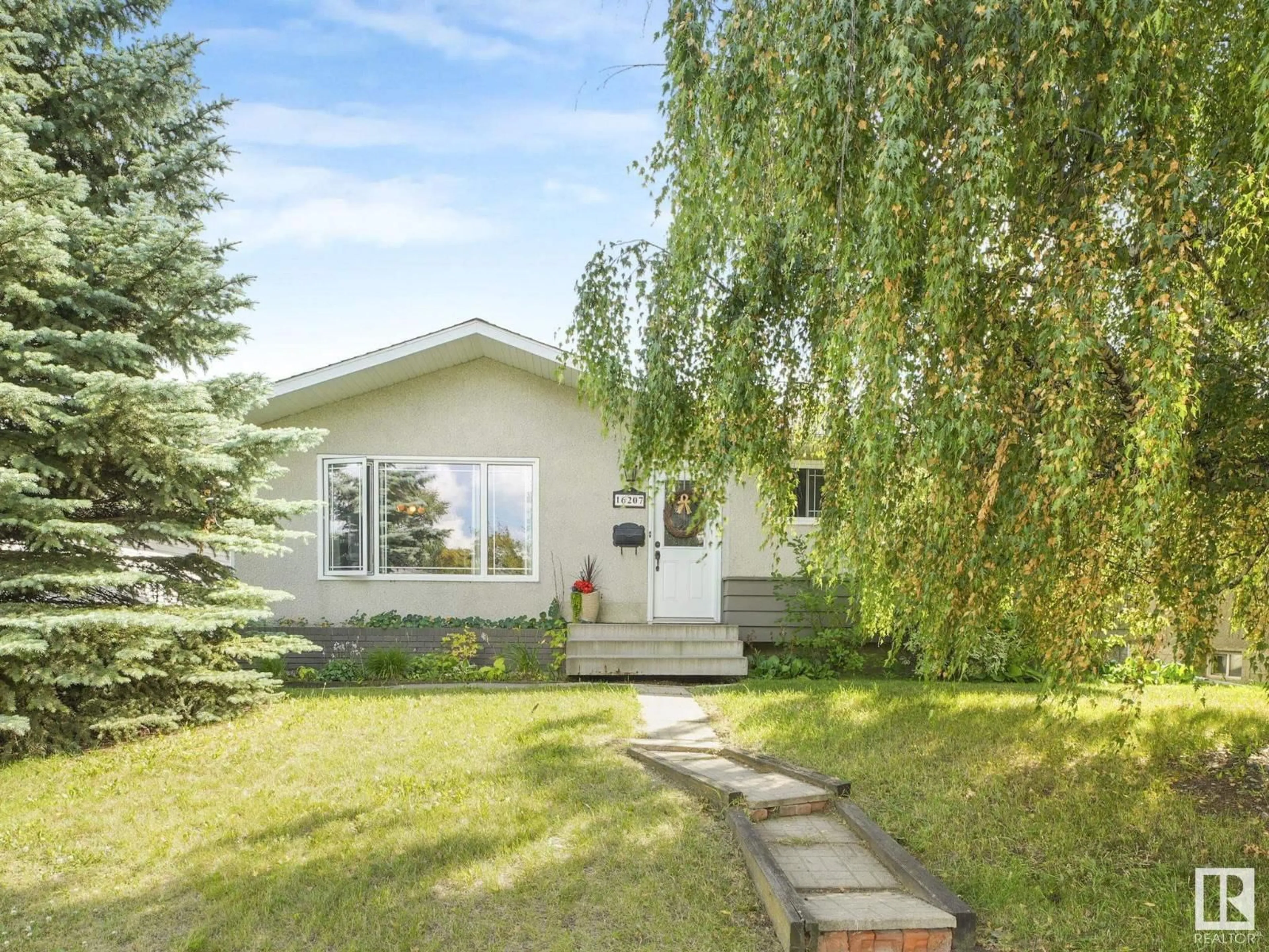 Unknown for 16207 86 AV, Edmonton Alberta T5R4C6