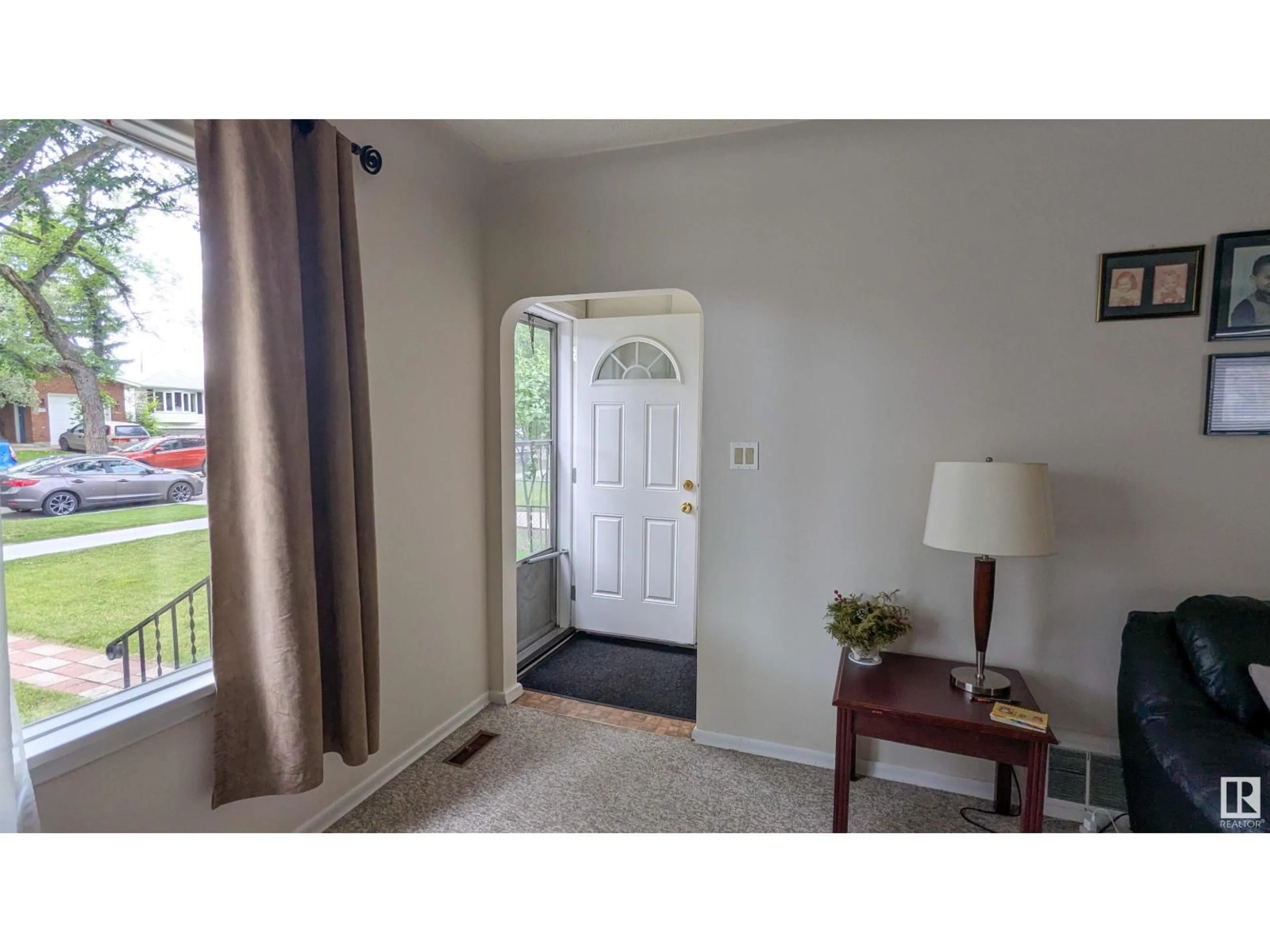 Indoor entryway for NW - 12129 80 ST, Edmonton Alberta T5B2P2