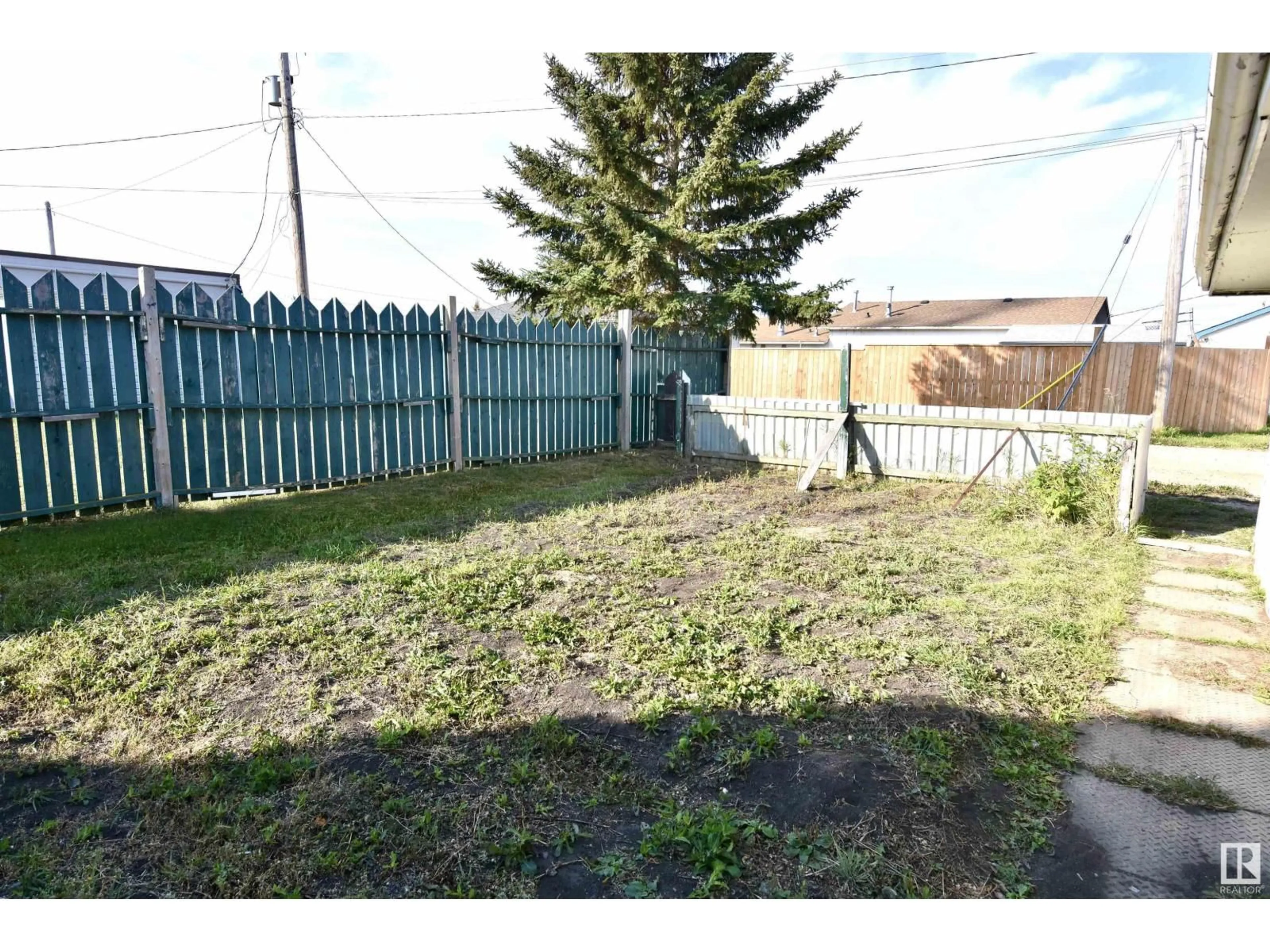 A pic from outside/outdoor area/front of a property/back of a property/a pic from drone, street for 5110 50 ST, St. Paul Town Alberta T0A3A1