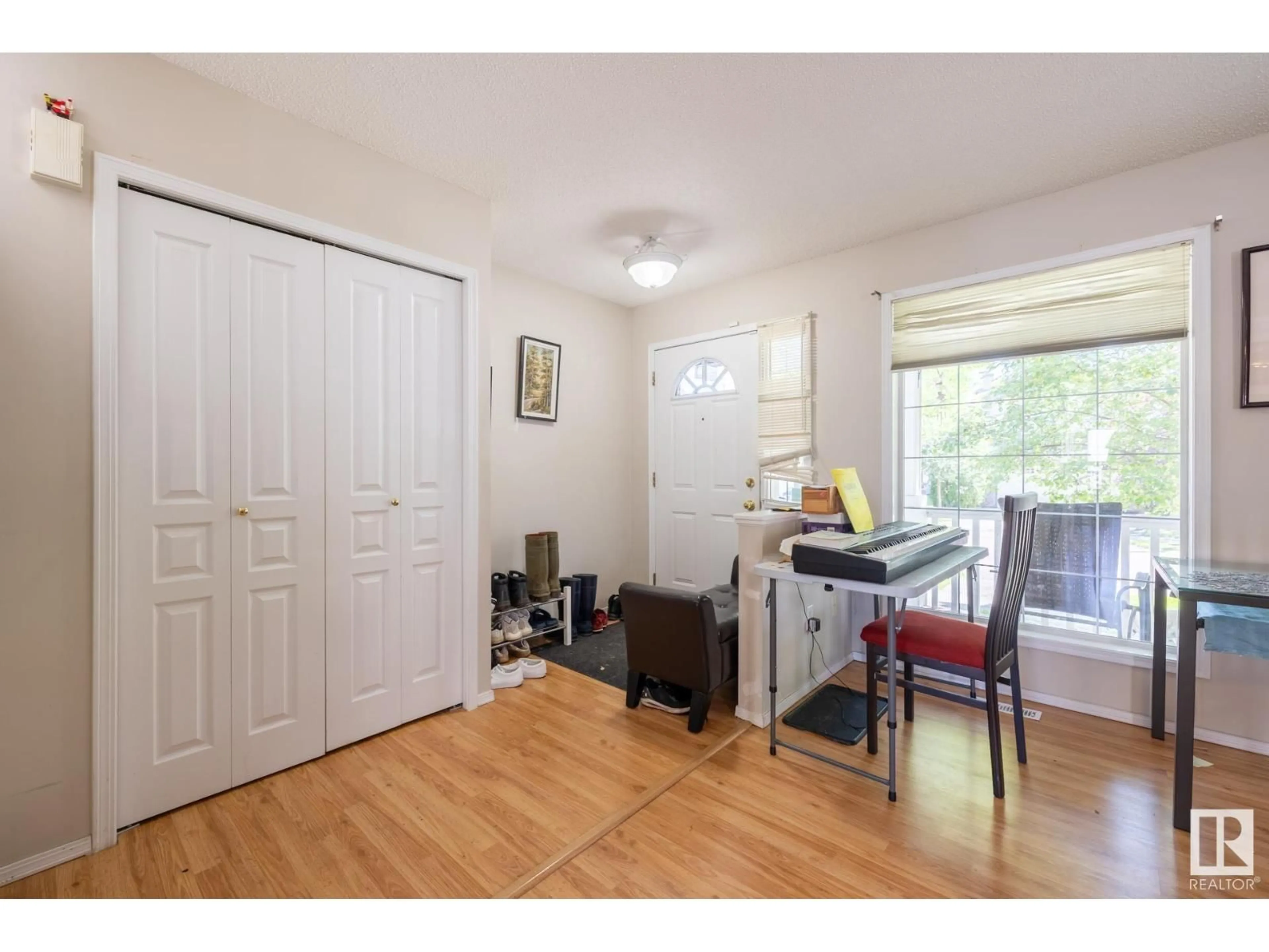 A pic of a room for NW - 5228 201 ST, Edmonton Alberta T6M2W2