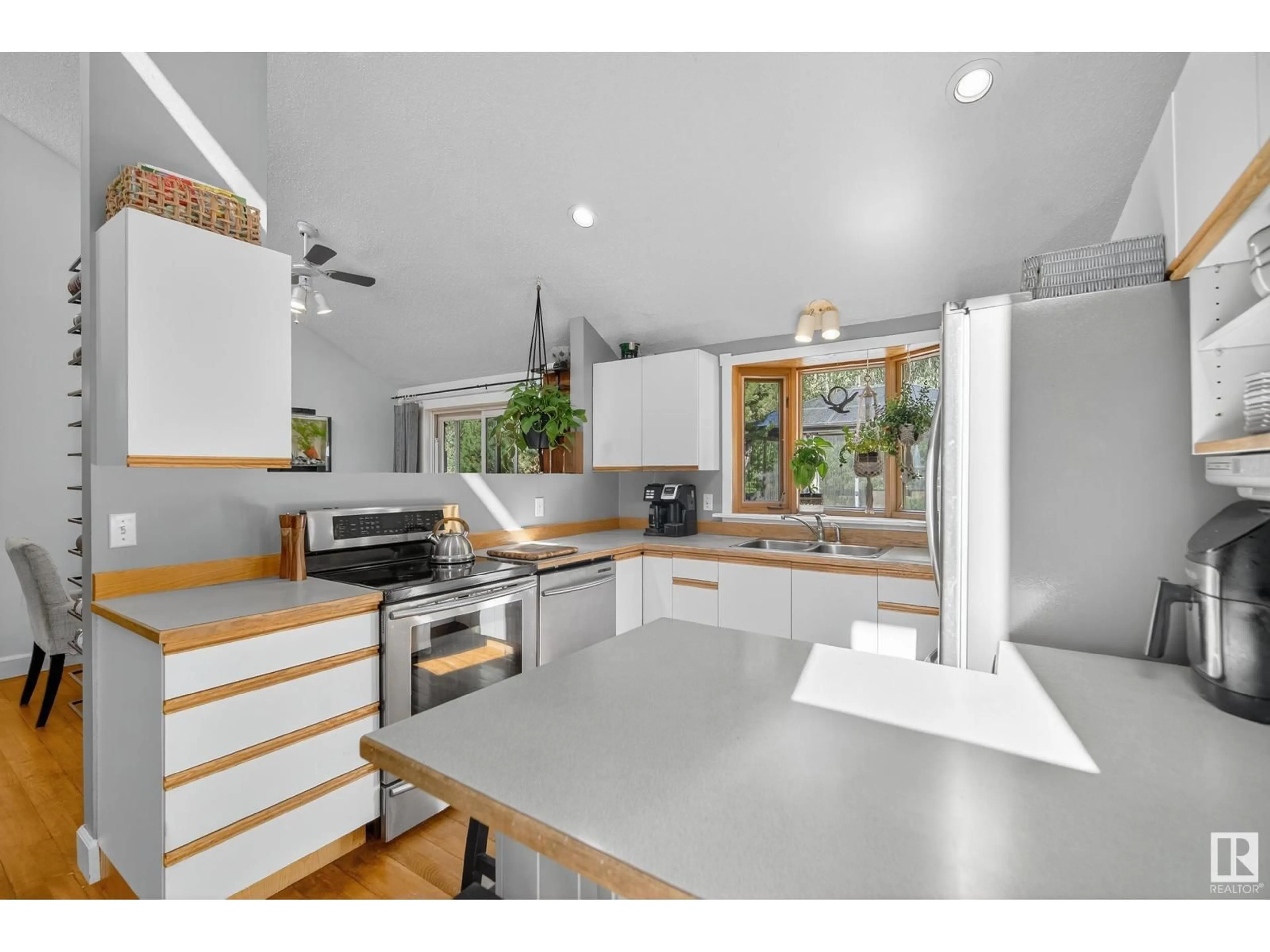 Open concept kitchen, unknown for 52510 - 145 RGE ROAD 213, Rural Strathcona County Alberta T8G2E6