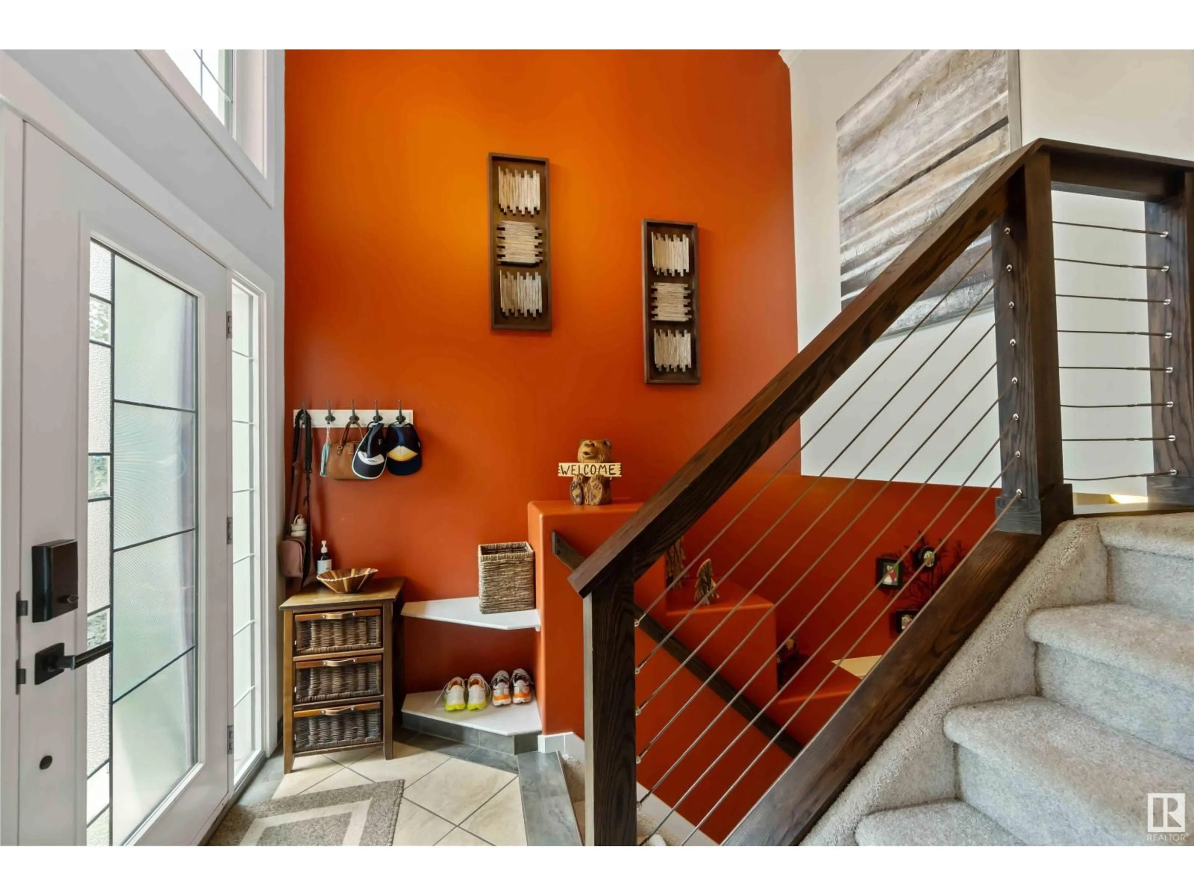 Indoor entryway for 39 EASTCOTT DR, St. Albert Alberta T8N7B1