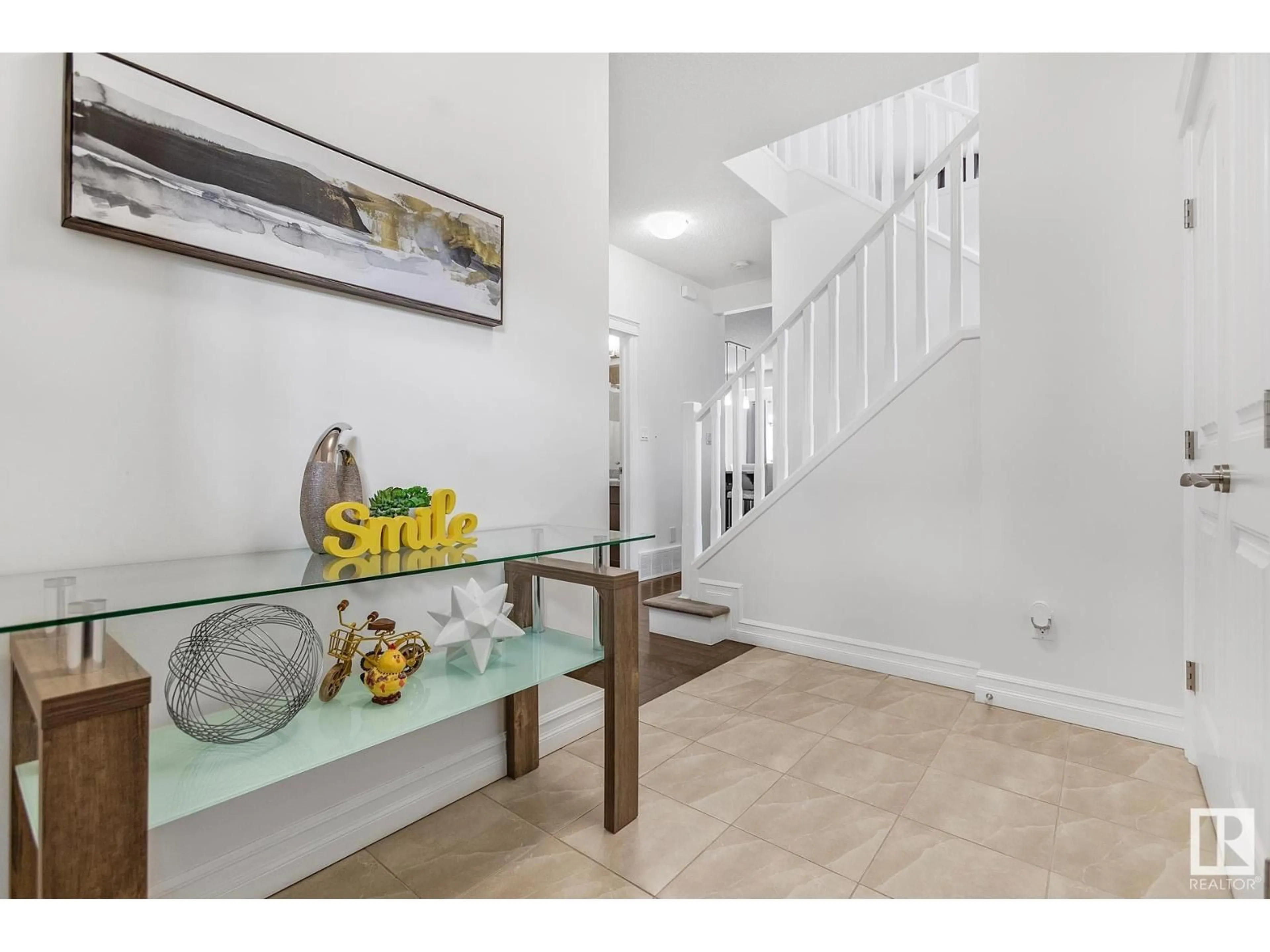 Indoor entryway for 16415 138 ST, Edmonton Alberta T6V0G9
