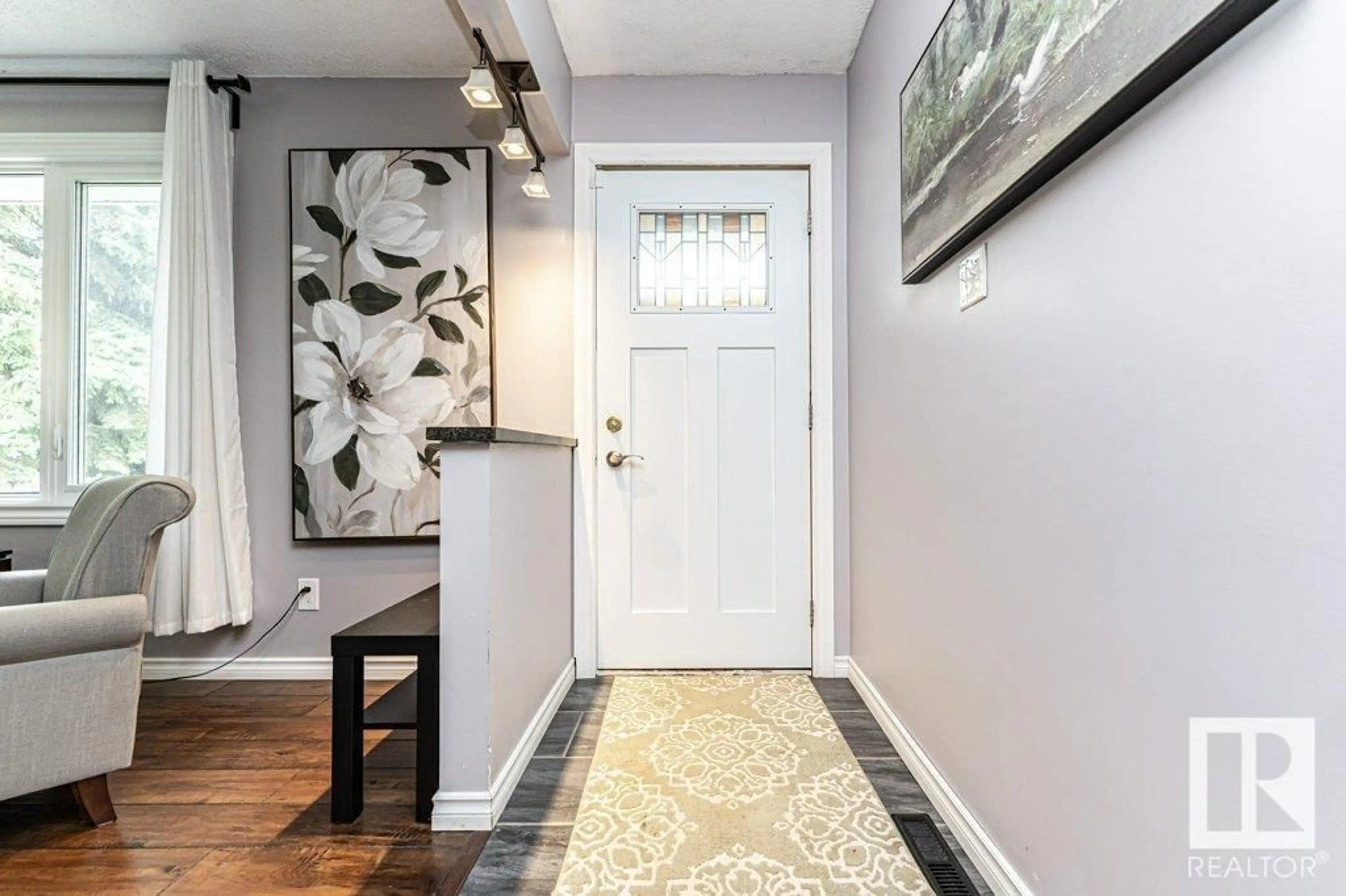 Indoor entryway for 10935 37 AV, Edmonton Alberta T6J0G8
