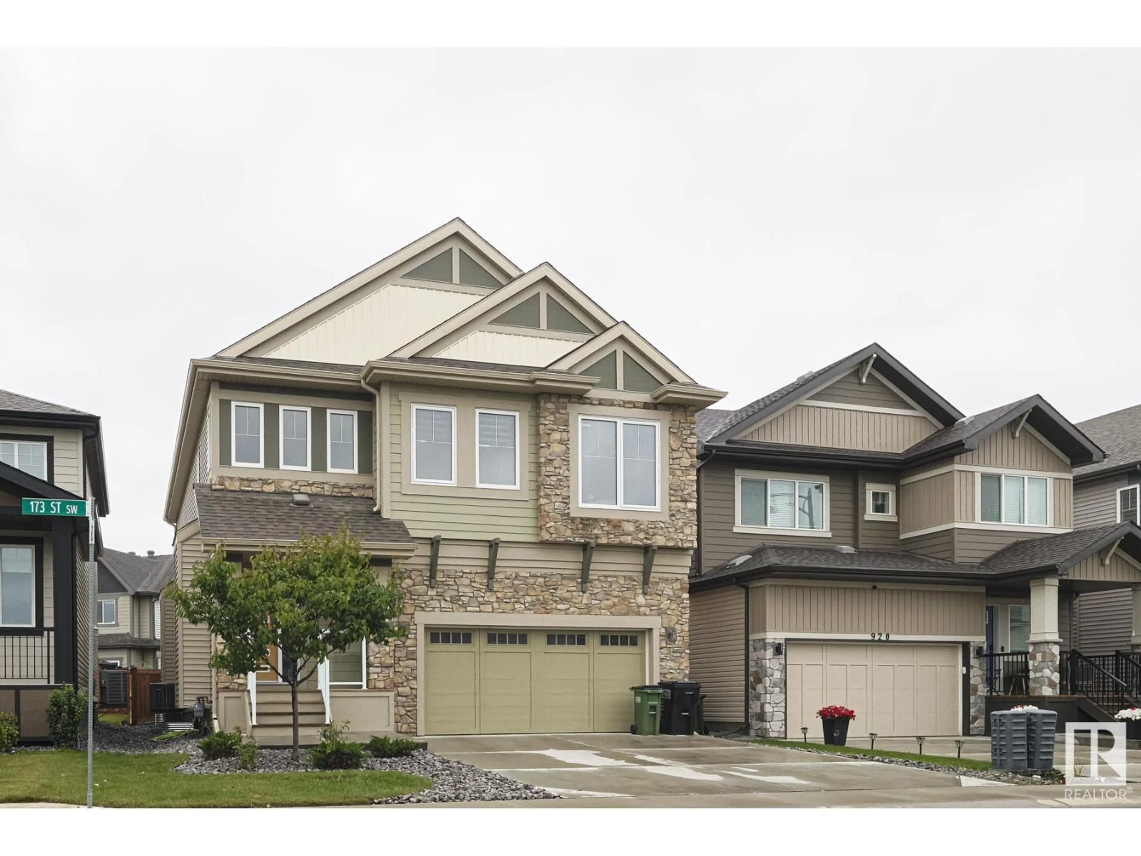 Home with vinyl exterior material, street for SW SW - 924 173 ST, Edmonton Alberta T6W3V5