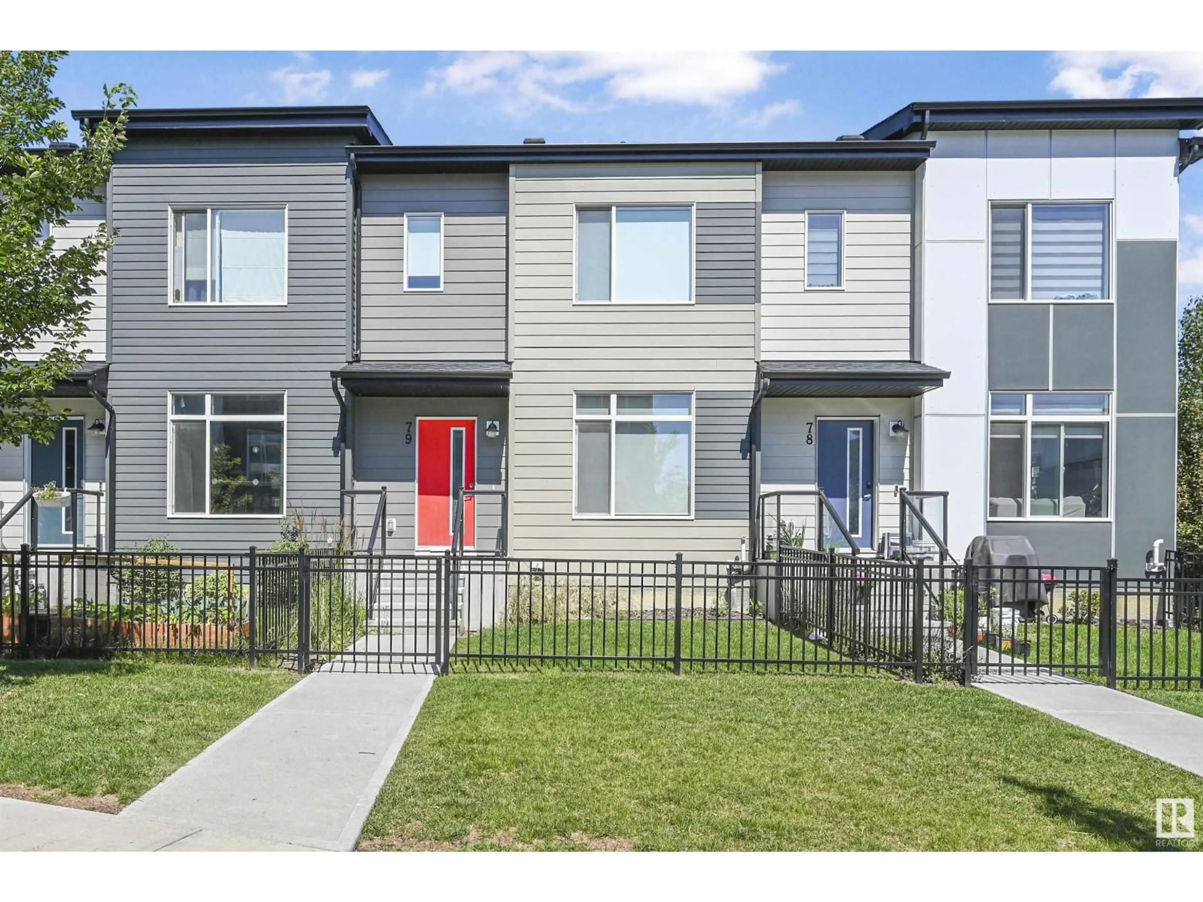 Home with vinyl exterior material, street for 804 - 79 WELSH DR, Edmonton Alberta T6X1Y8