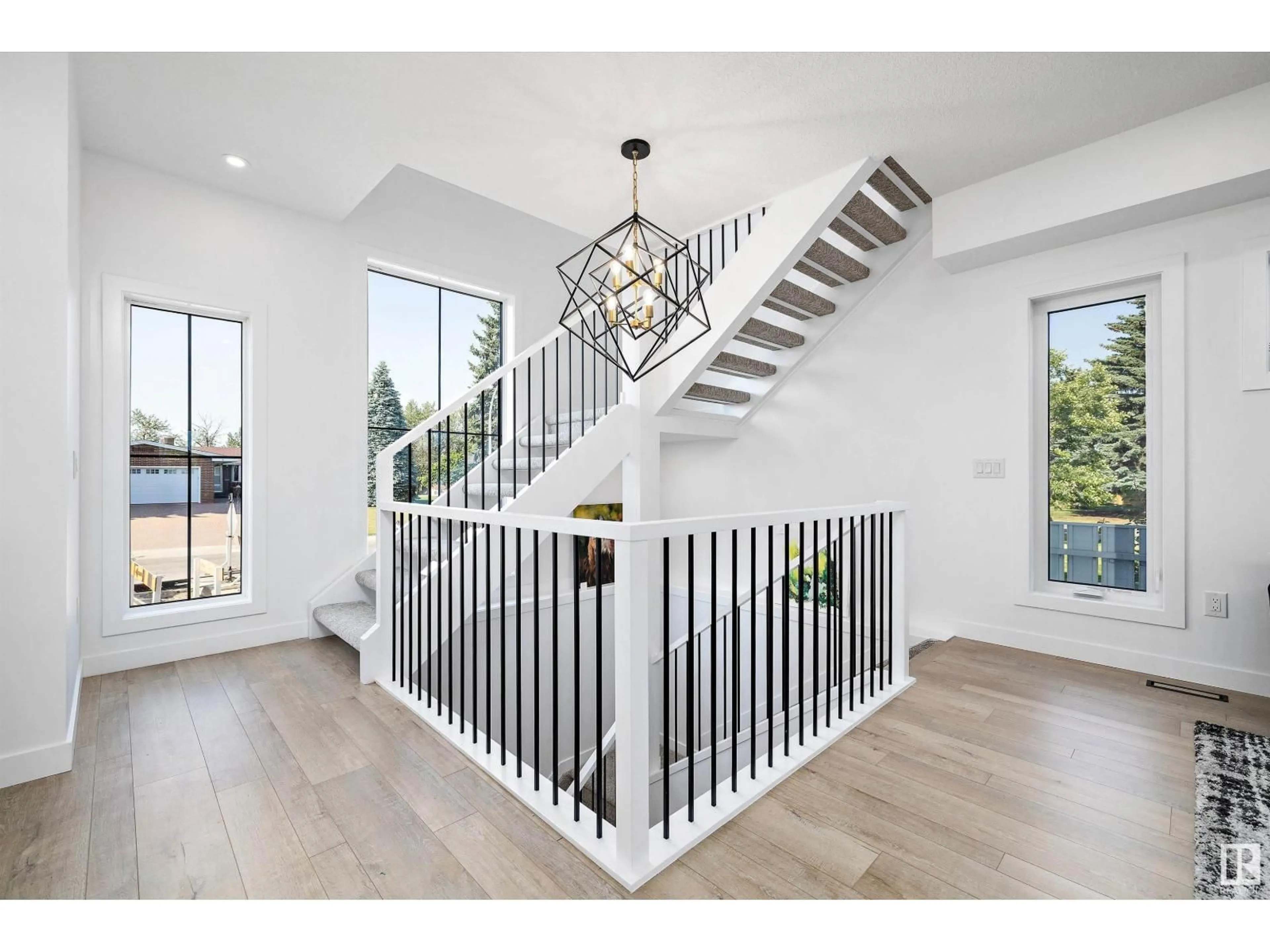 Stairs for 7505 ROWLAND ROAD, Edmonton Alberta T6A3W4