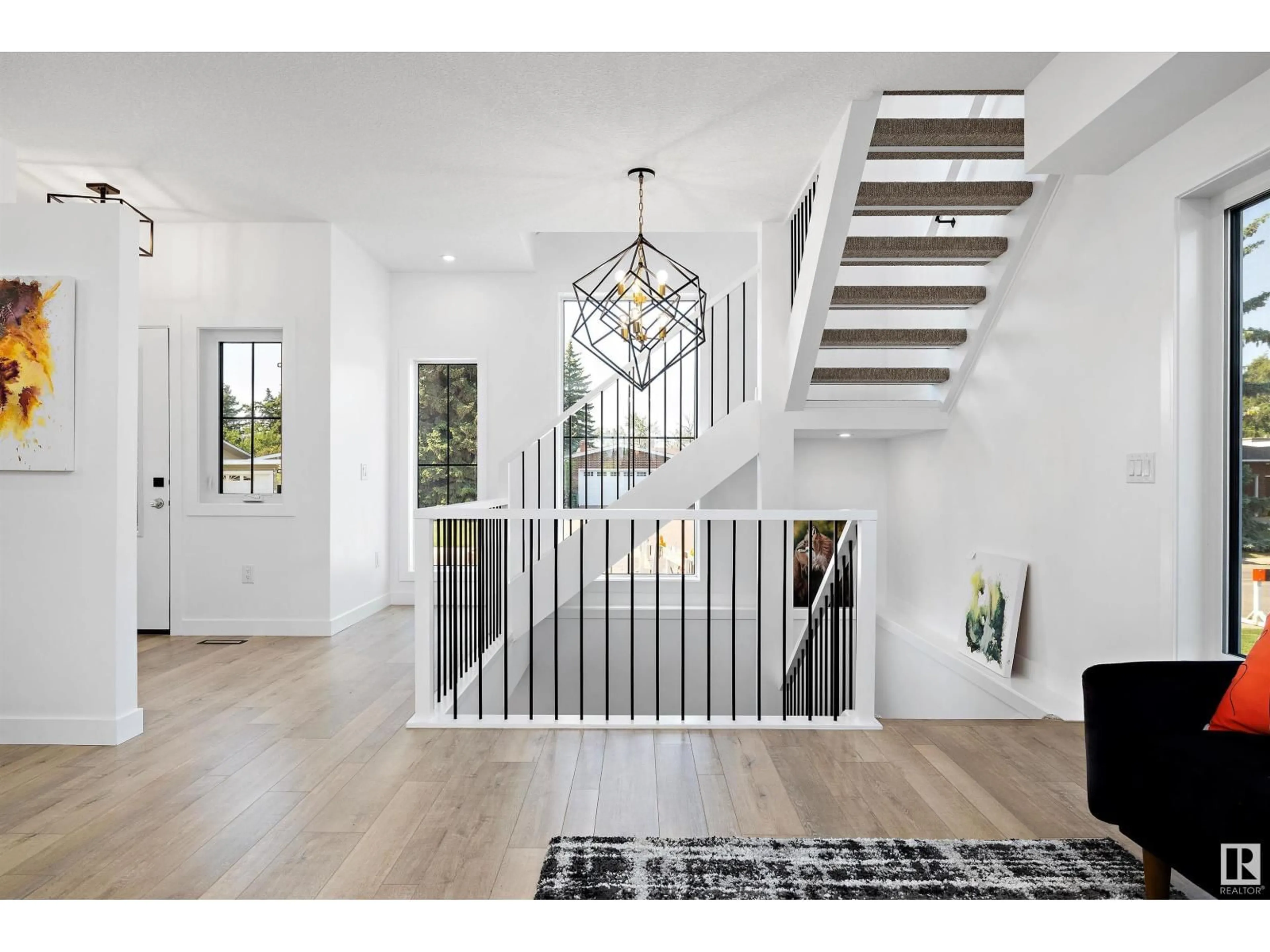 Indoor entryway for 7505 ROWLAND ROAD, Edmonton Alberta T6A3W4