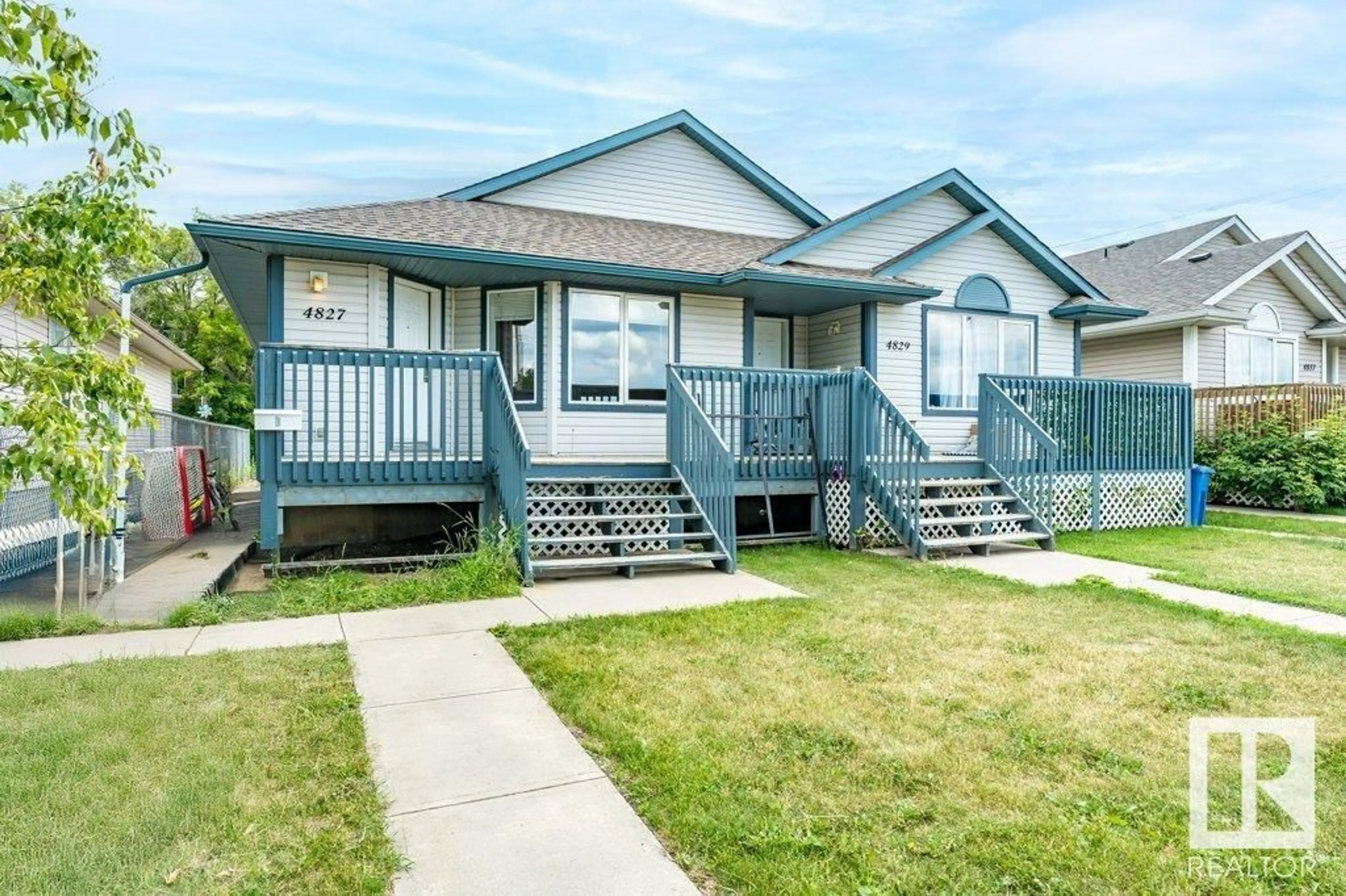 Home with vinyl exterior material, street for 4827 54 AV, Wetaskiwin Alberta T9A3P9