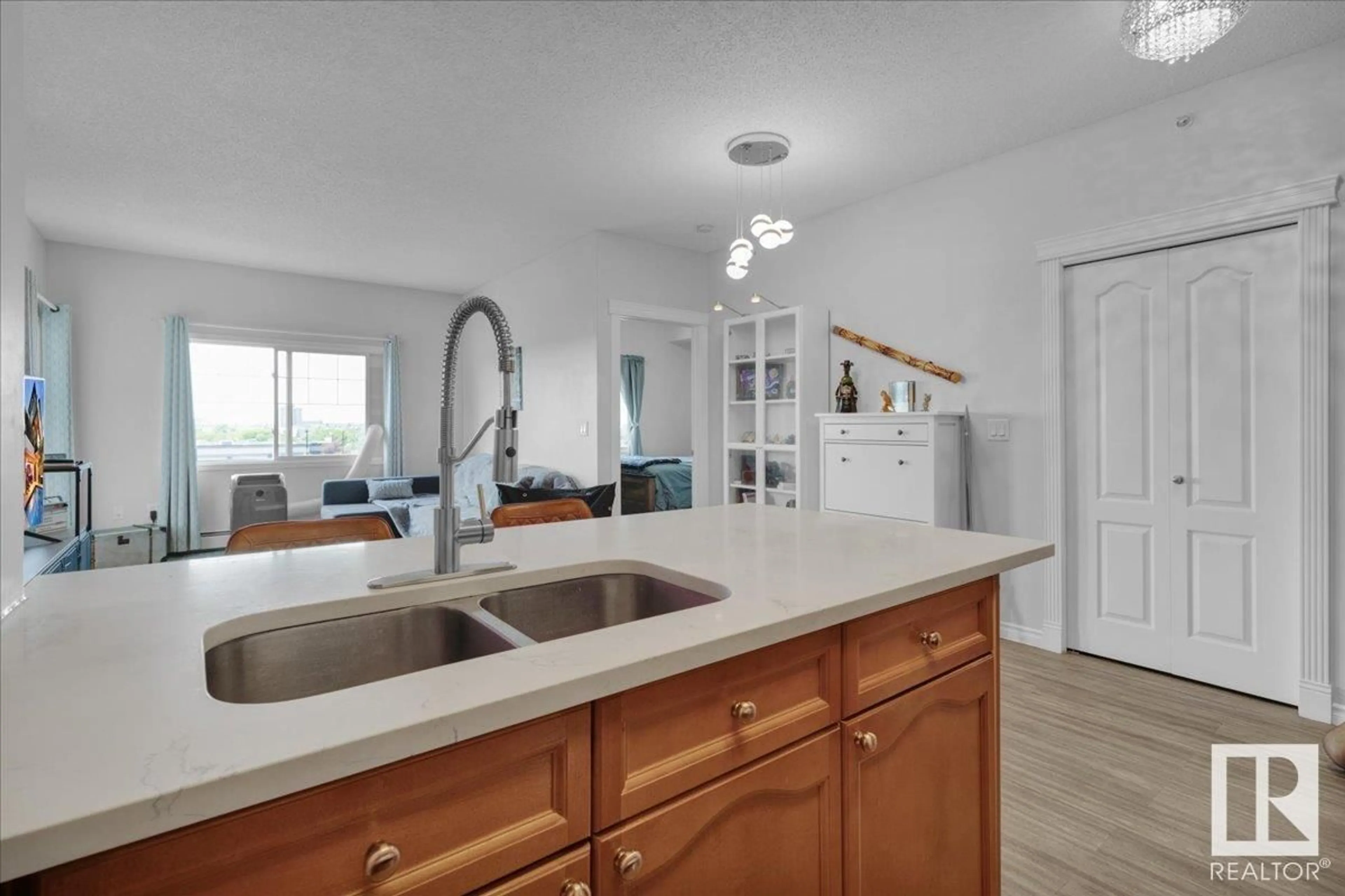 Open concept kitchen, ceramic/tile floor for 429 16807 100 AV NW, Edmonton Alberta T5P4Z6