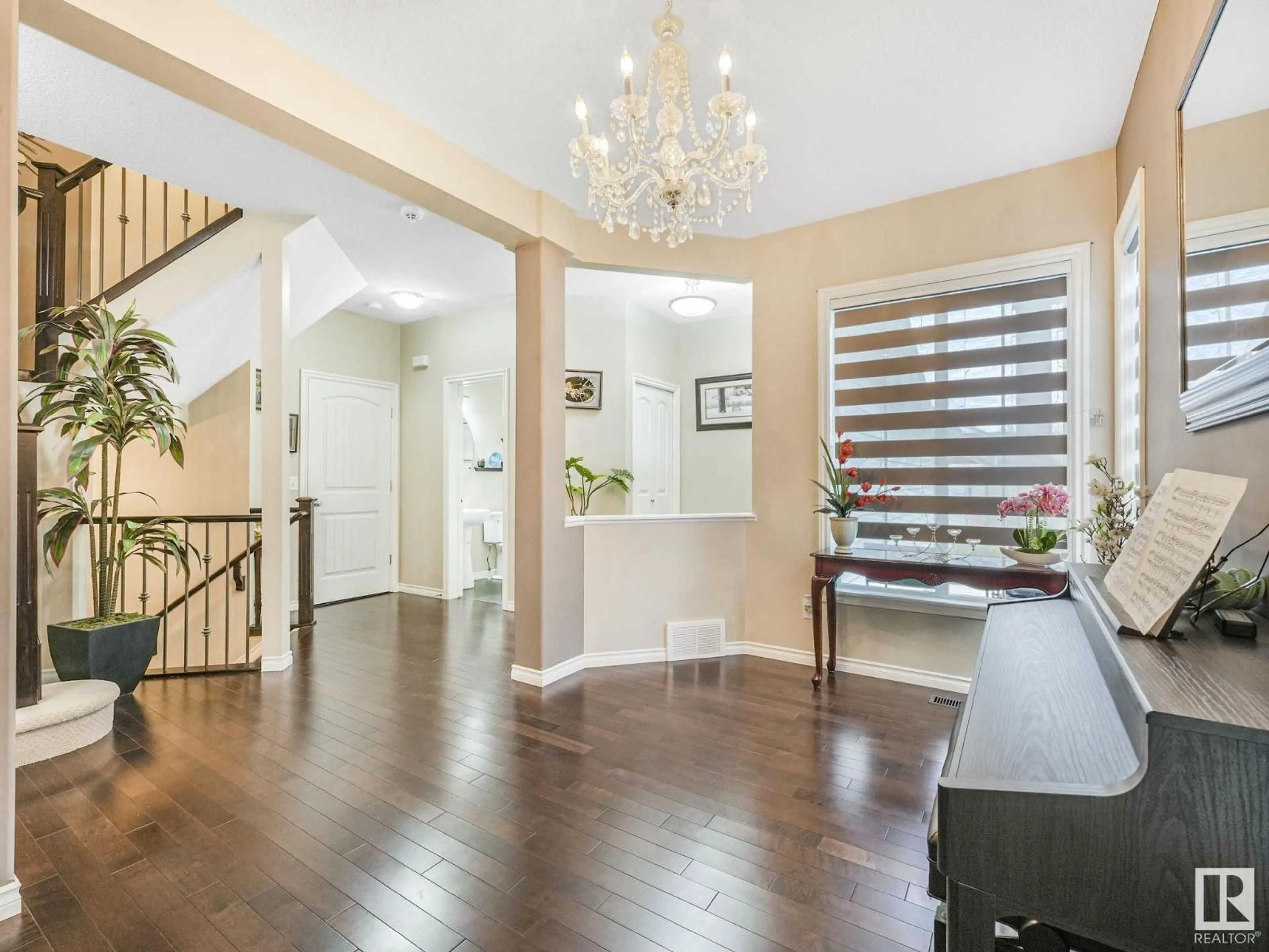 Indoor entryway for SW - 6126 17A AV, Edmonton Alberta T6X0W2