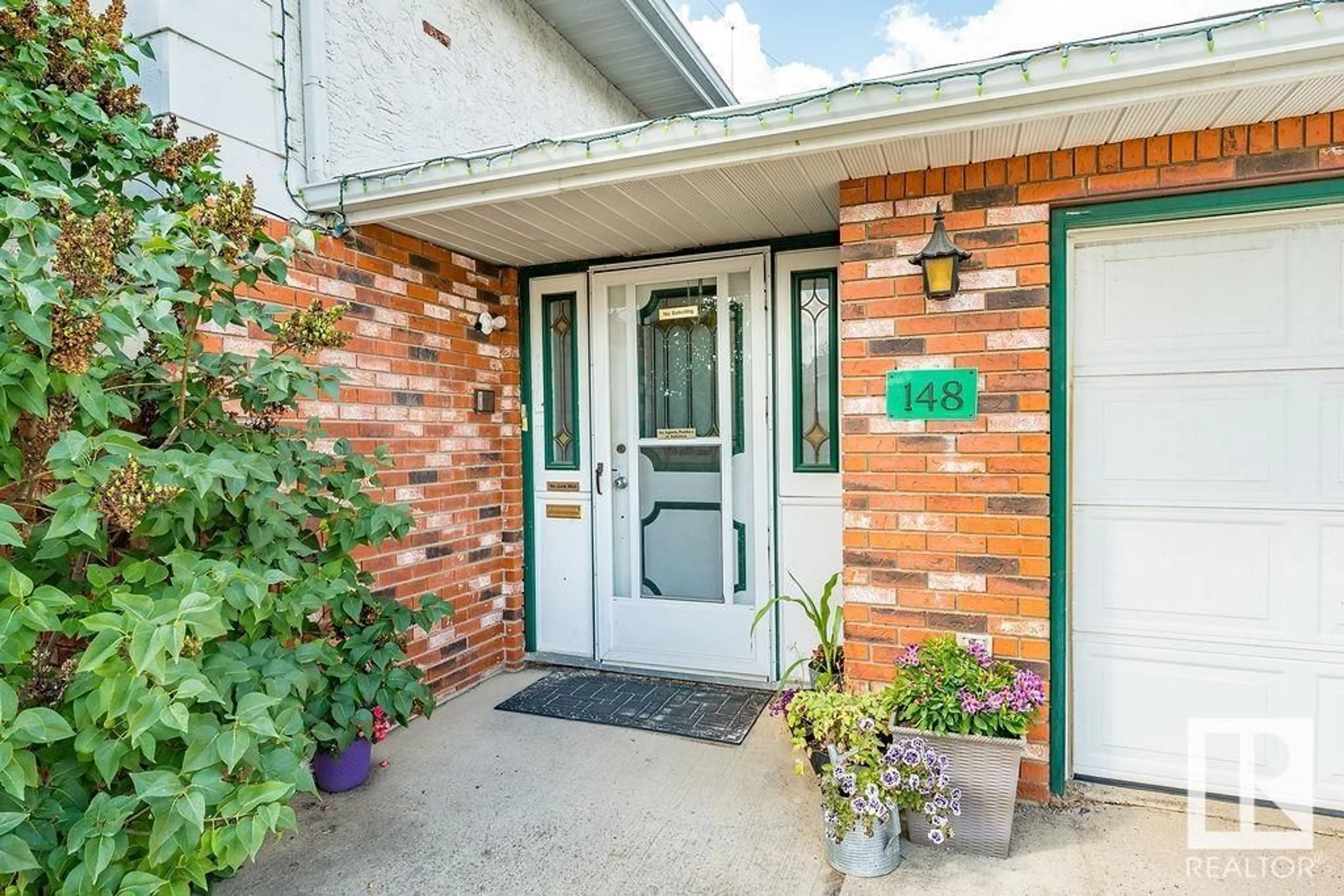 Indoor entryway for 148 WILLOW DR, Wetaskiwin Alberta T9A2W8