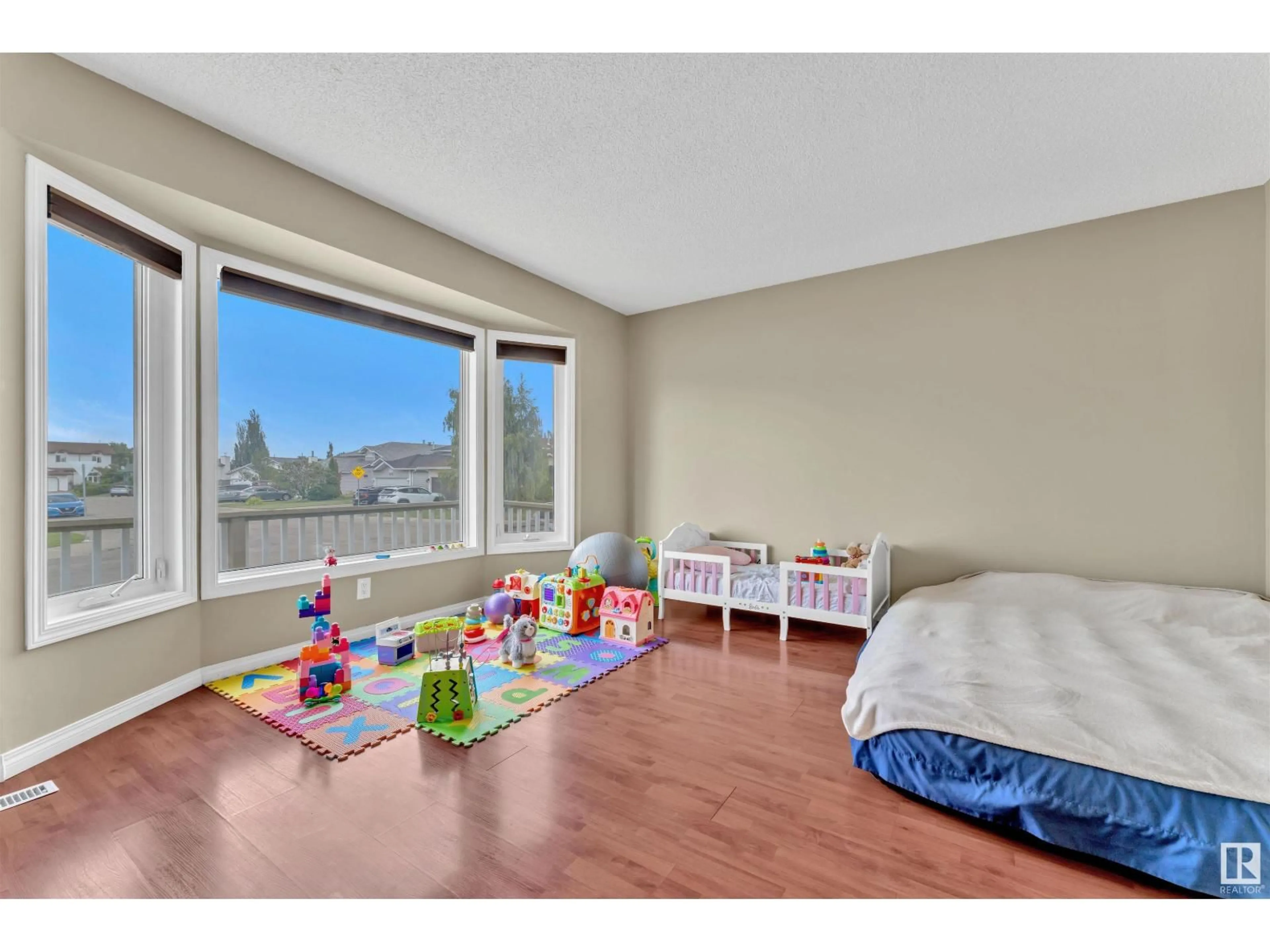 A pic of a room for 18615 75 AV, Edmonton Alberta T5T5J9