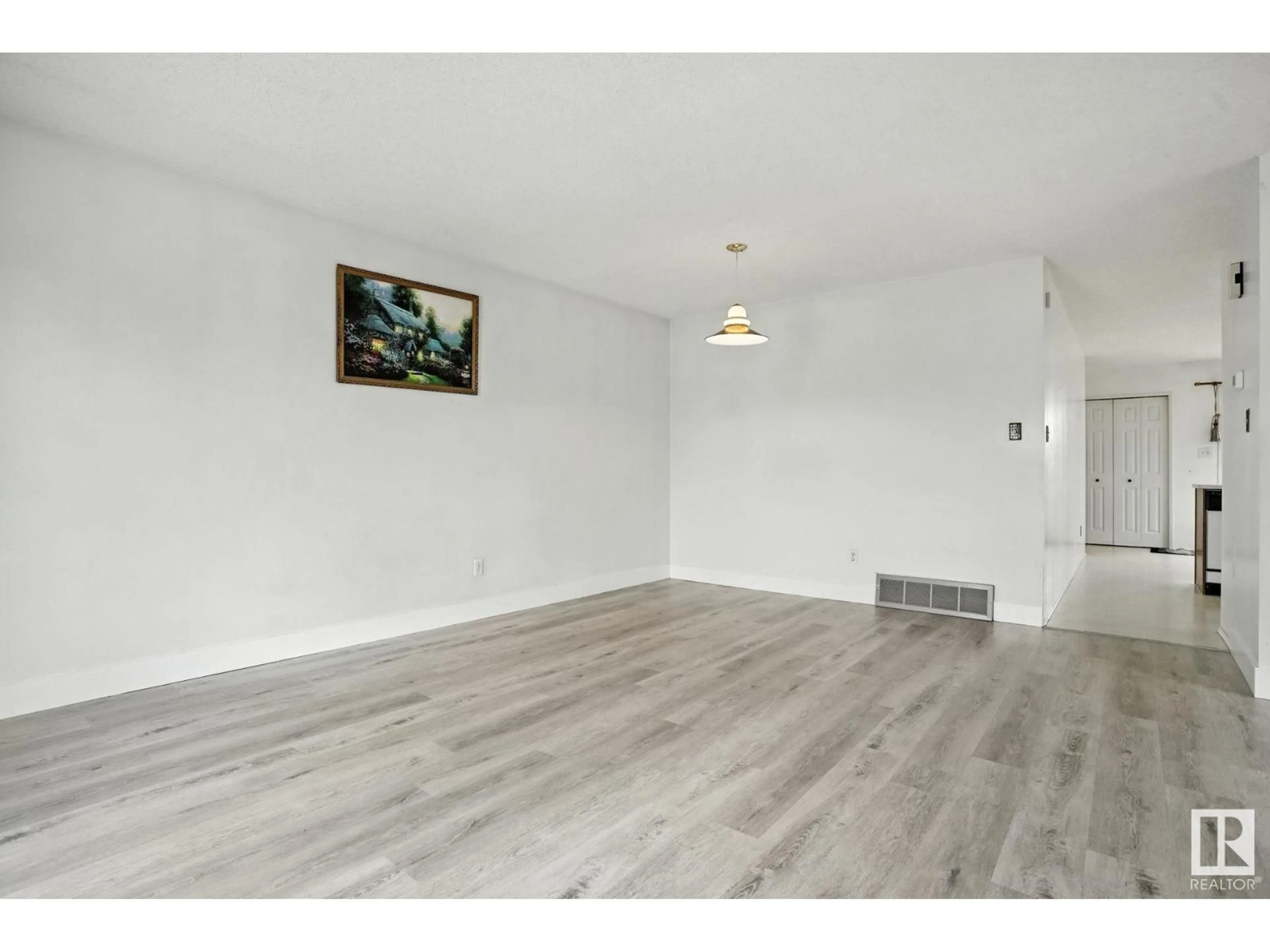 A pic of a room for 203 KIRKWOOD AV, Edmonton Alberta T6L6K7