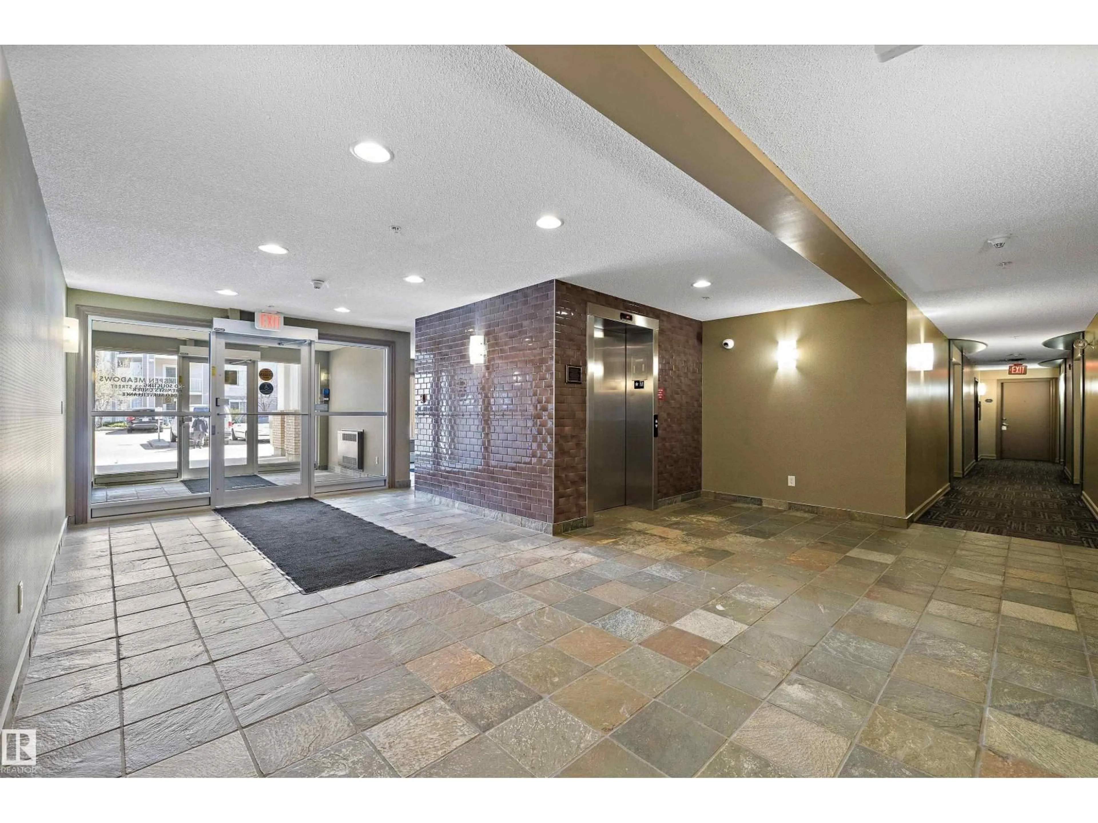 Indoor foyer for 201 - 4407 23 ST, Edmonton Alberta T6T0B9