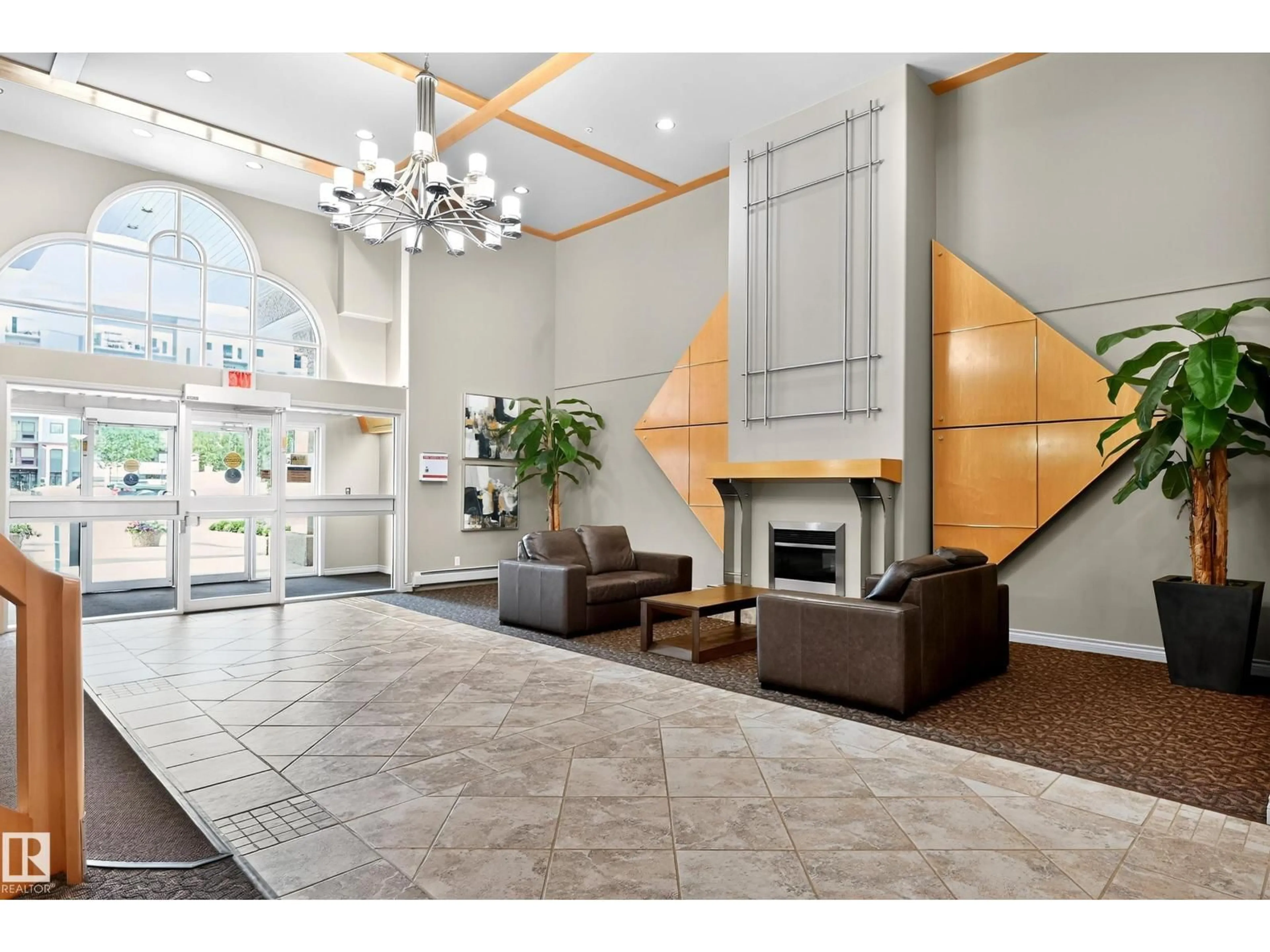 Lobby for 202 - 10311 111 ST NW, Edmonton Alberta T5K2Y8