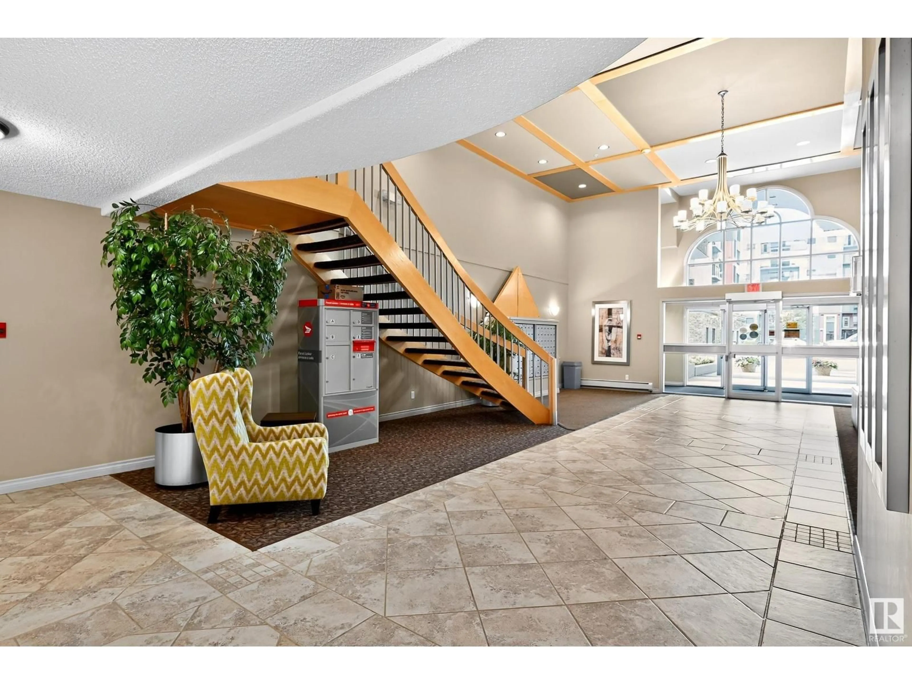 Lobby for 202 - 10311 111 ST NW, Edmonton Alberta T5K2Y8
