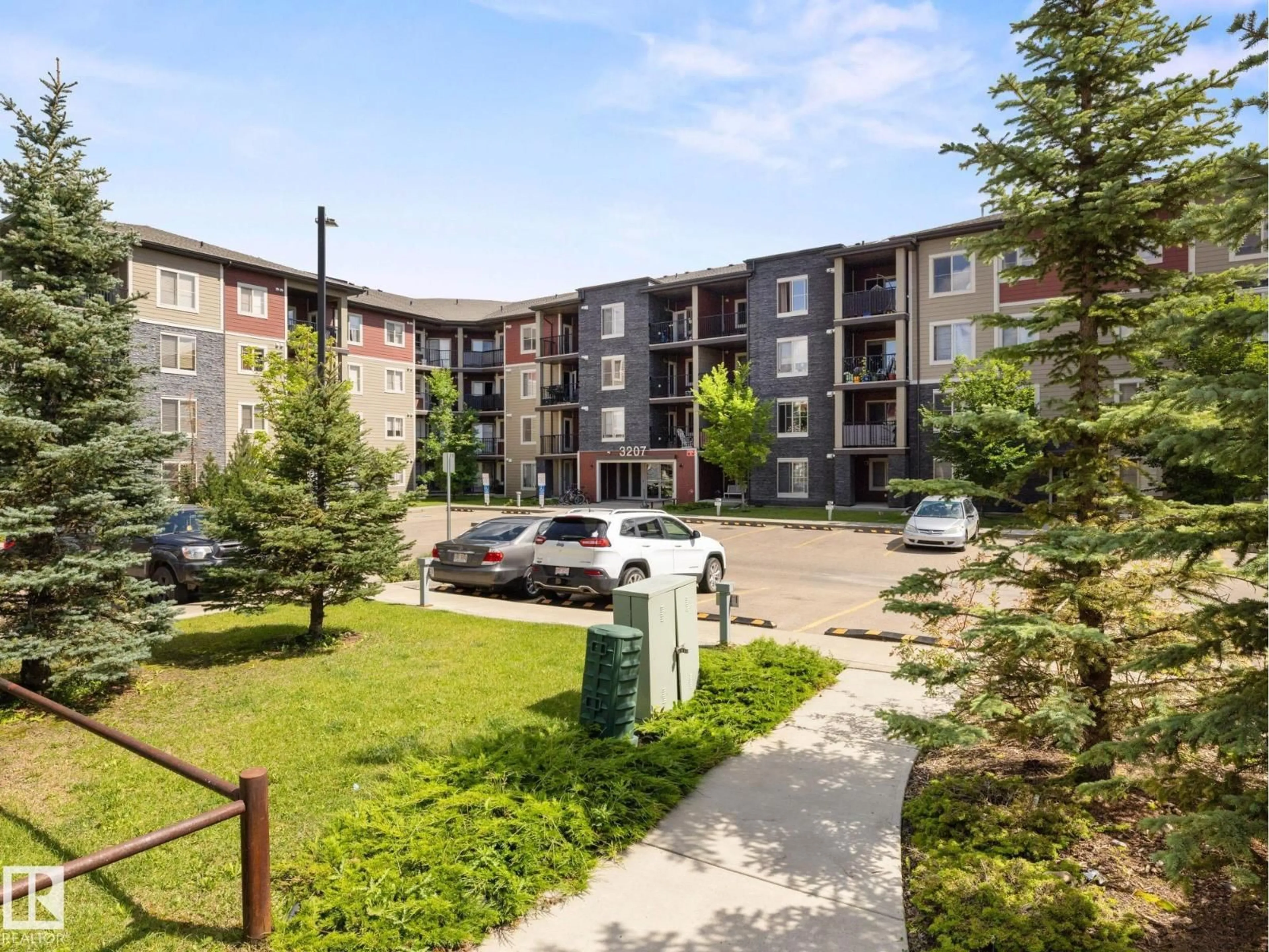 Patio, unknown for #111 - 3207 JAMES MOWATT TR, Edmonton Alberta T6W3L6