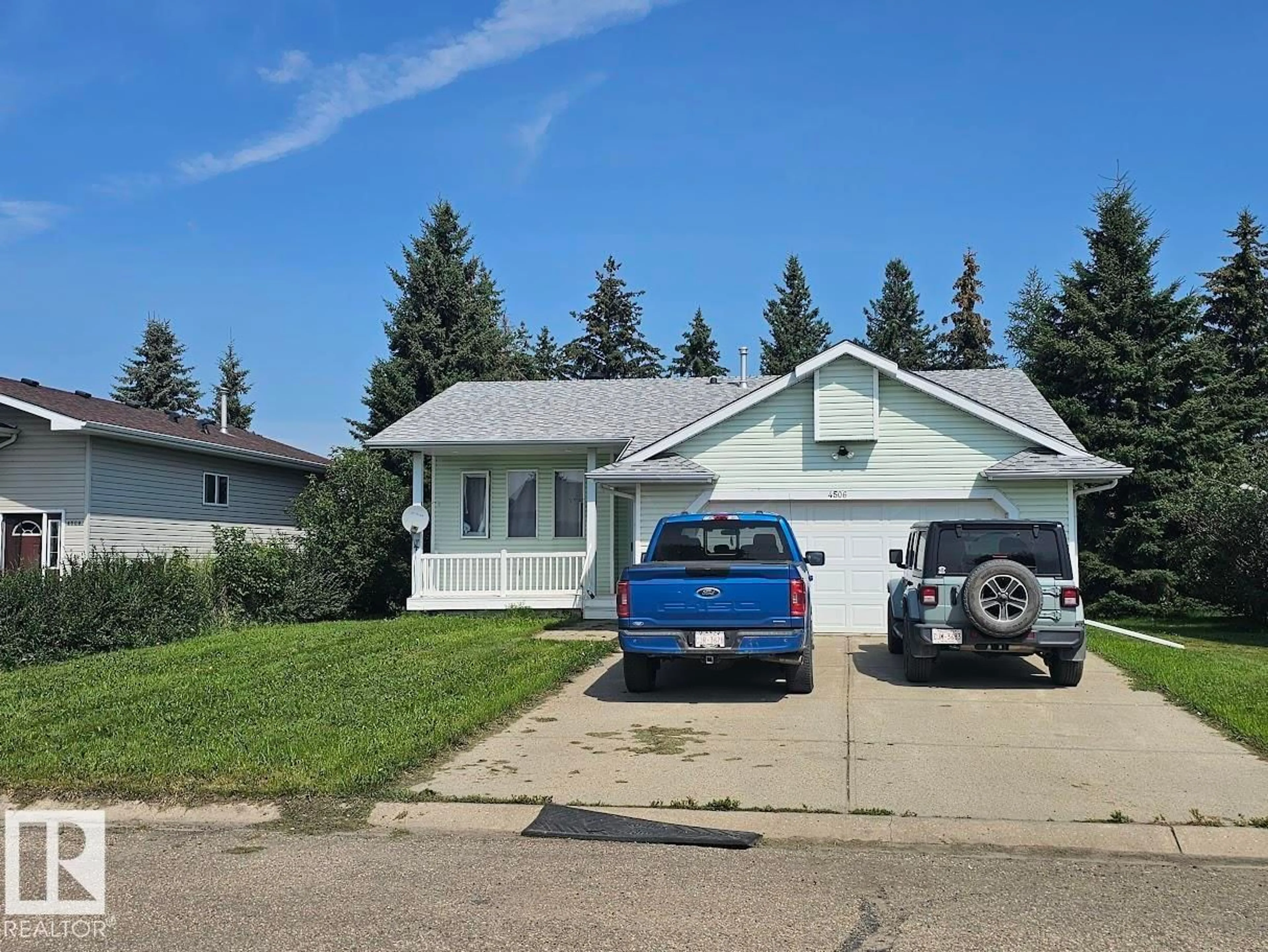 Home with vinyl exterior material, street for 4506 49 AV, Thorsby Alberta T0C2P0