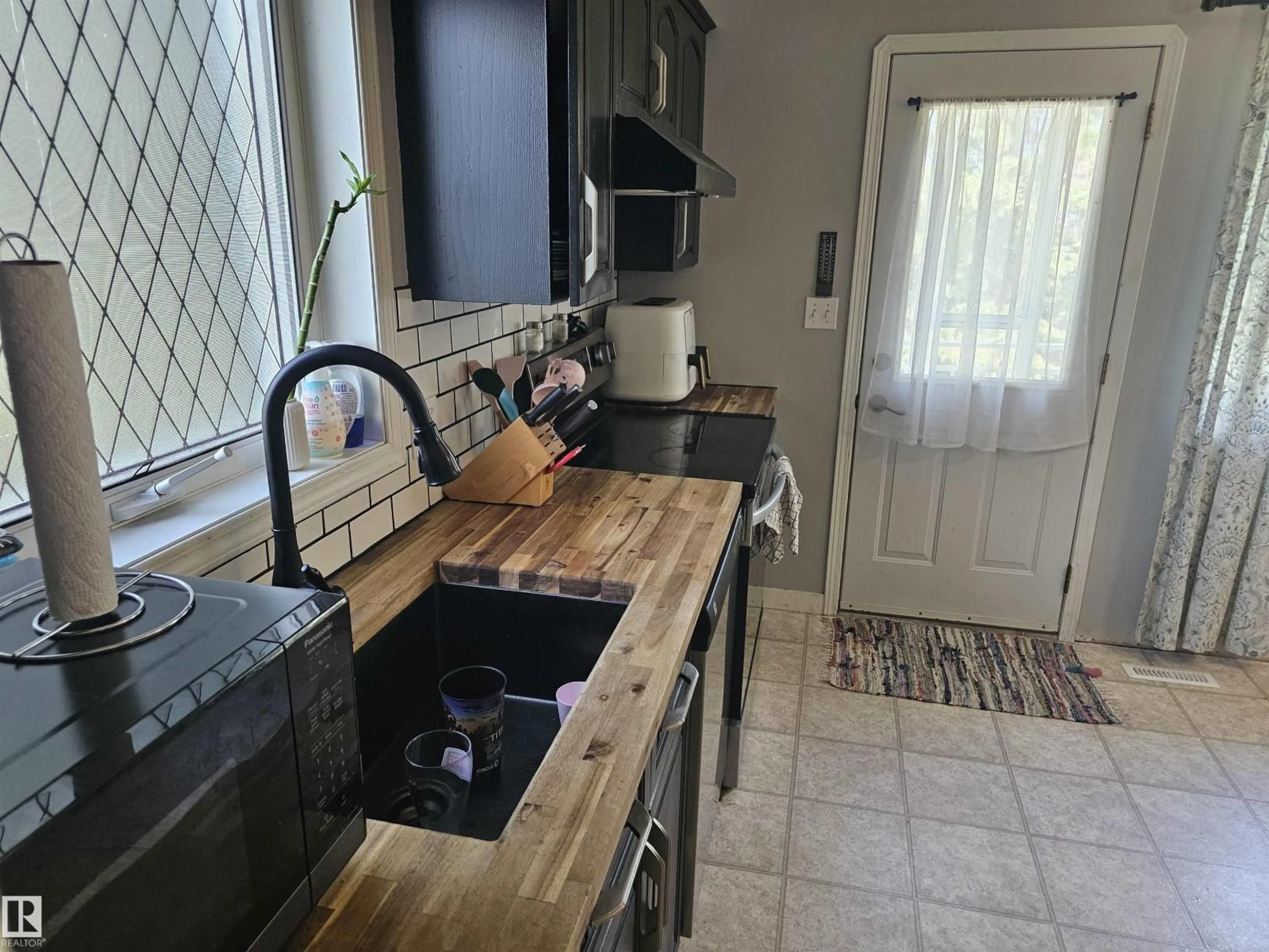 Standard kitchen, ceramic/tile floor for 4506 49 AV, Thorsby Alberta T0C2P0