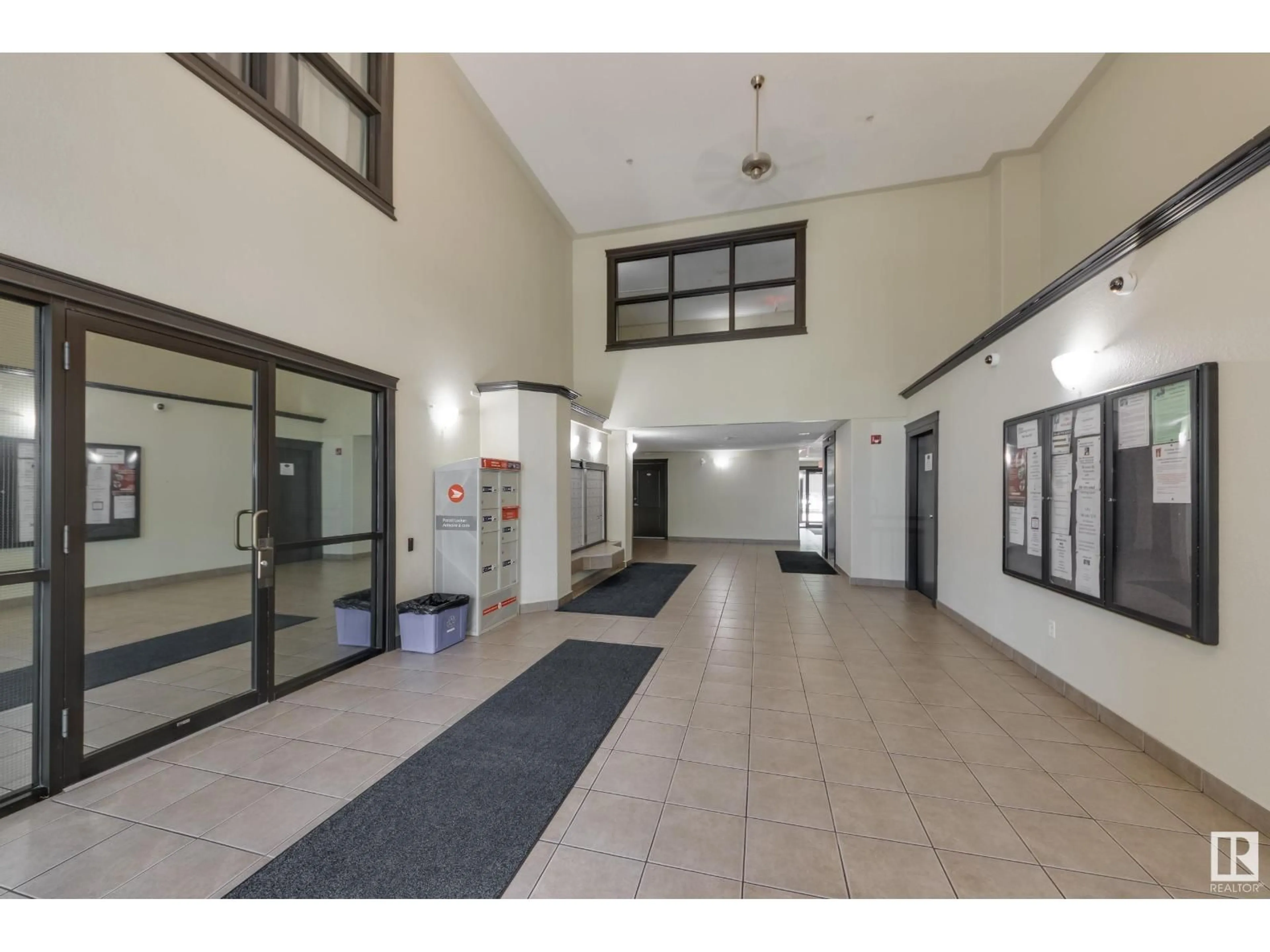 Indoor foyer for 9357 - 2103 SIMPSON DR, Edmonton Alberta T6R0N3