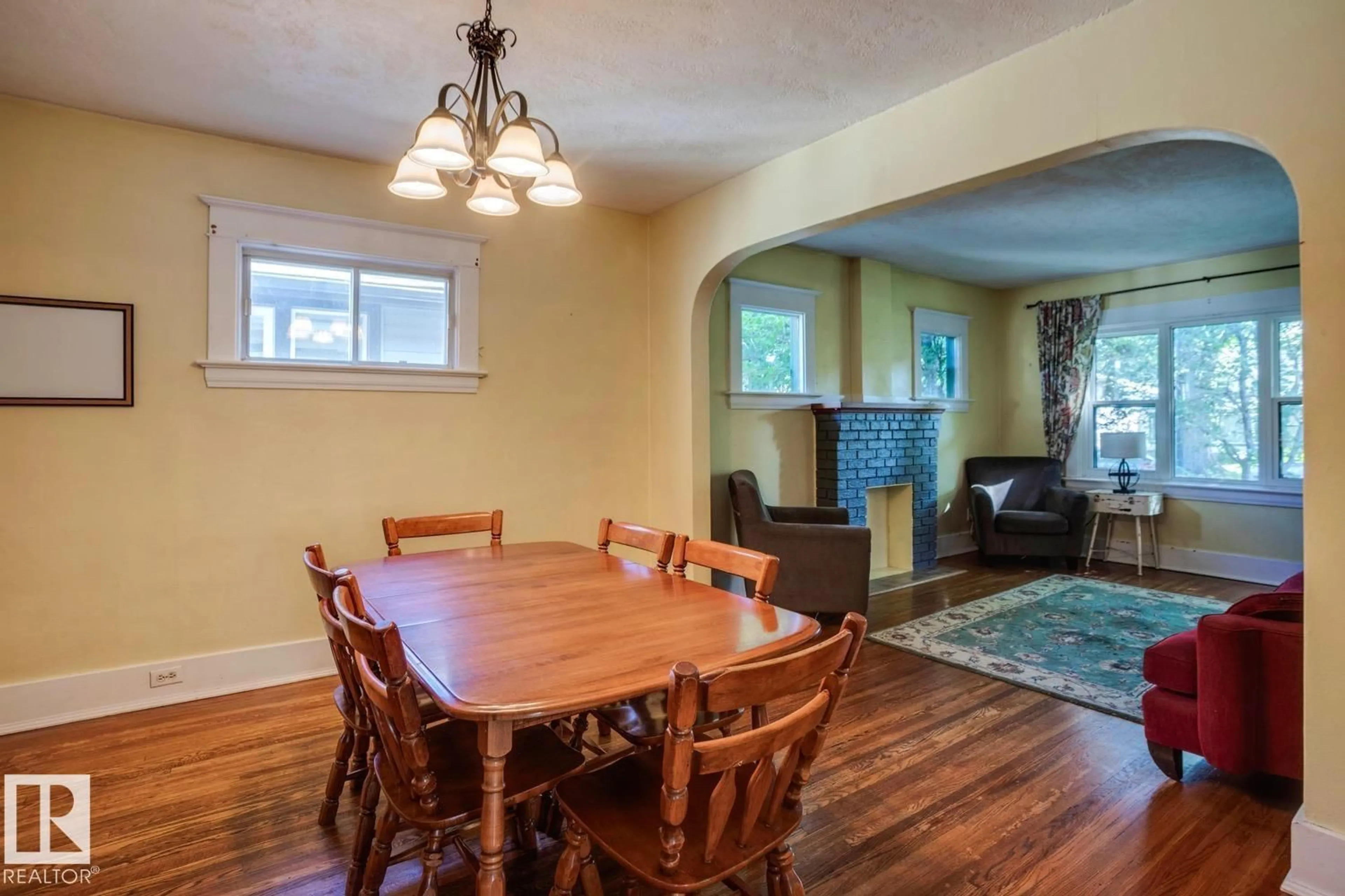 Dining room, wood/laminate floor for NW - 11312 66 ST, Edmonton Alberta T5B1H6
