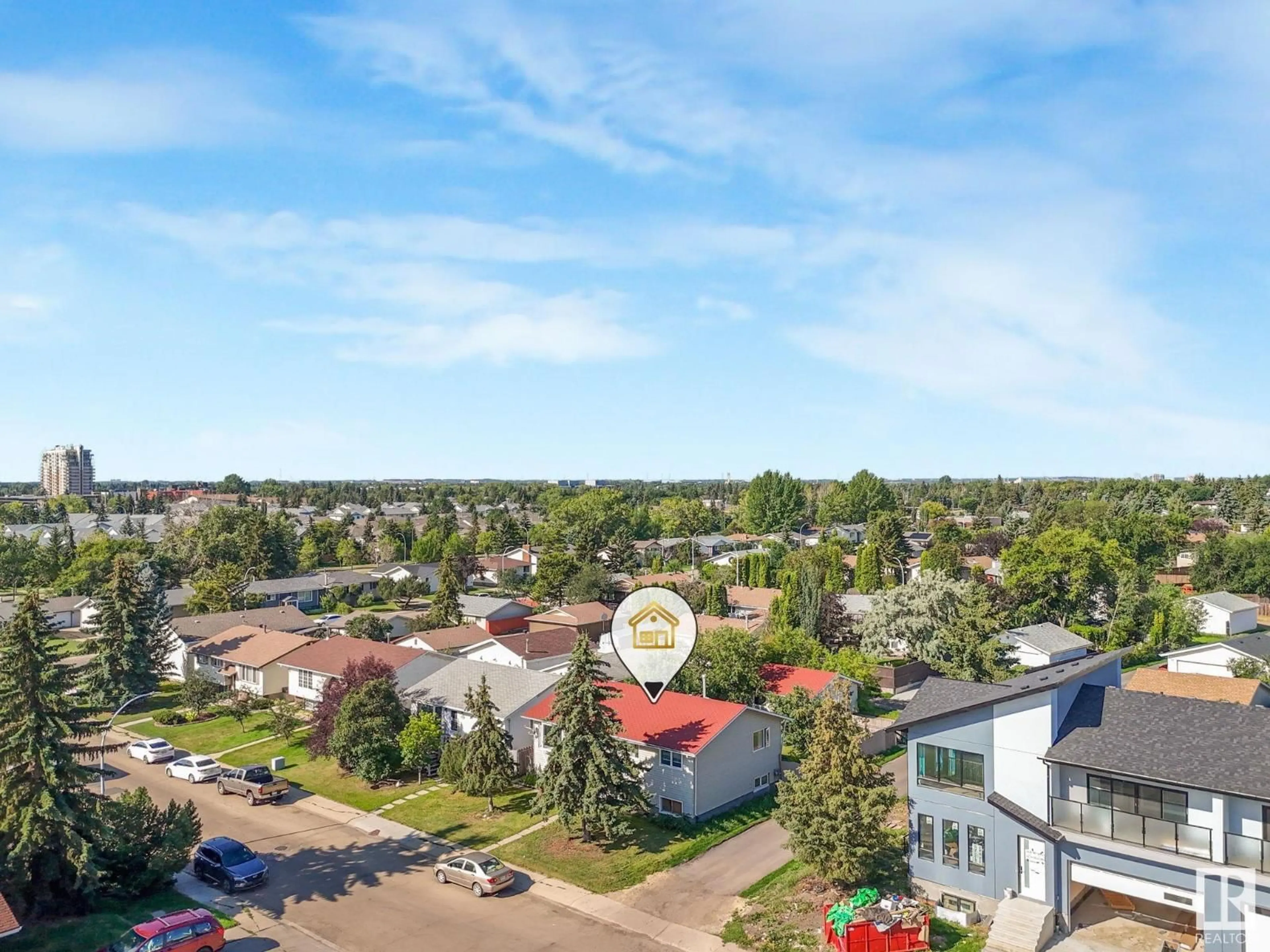 A pic from outside/outdoor area/front of a property/back of a property/a pic from drone, city buildings view from balcony for NW - 3432 60 ST, Edmonton Alberta T6L1E2