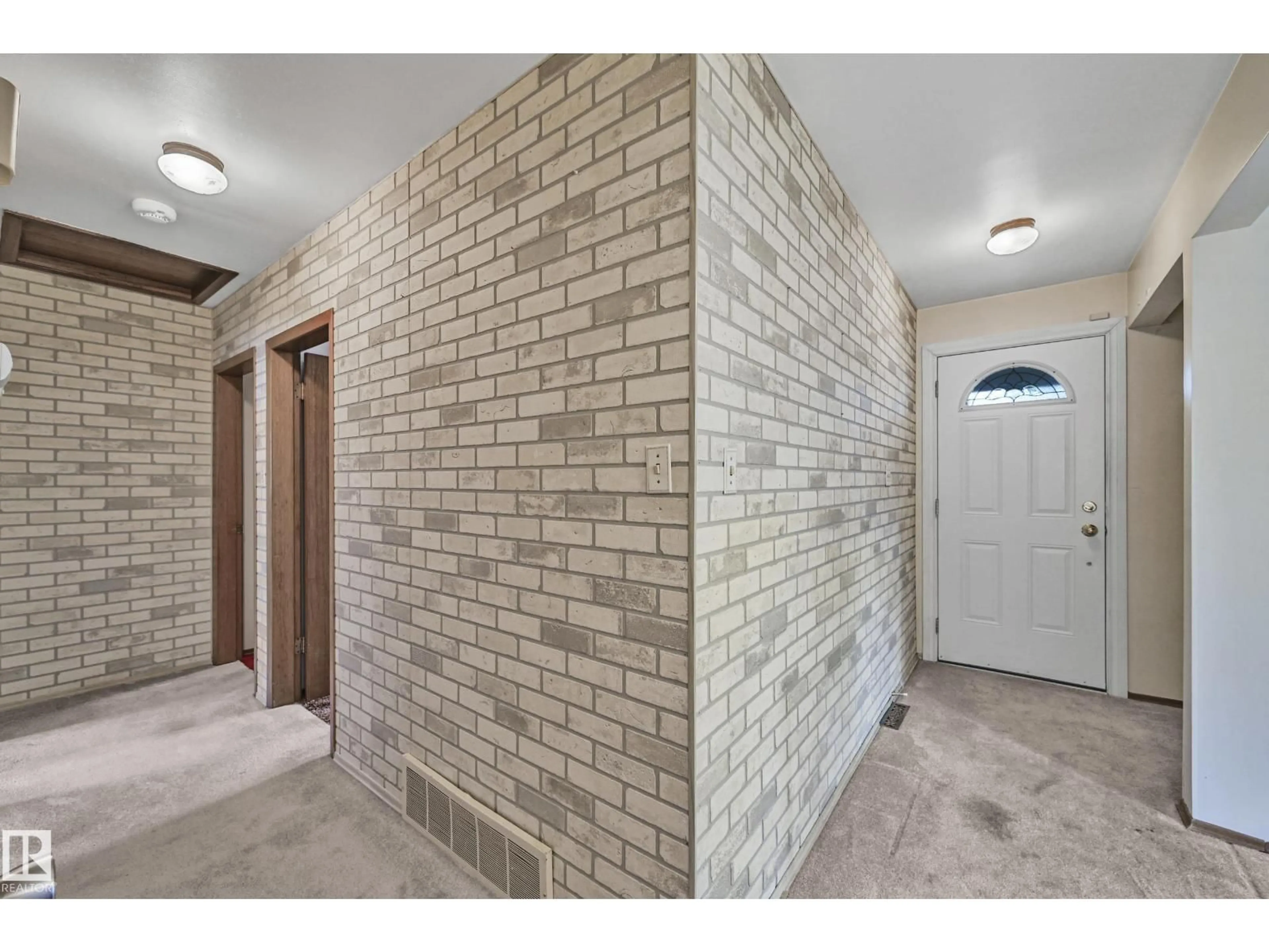 Indoor entryway for 9402 SHERRIDON DR, Fort Saskatchewan Alberta T8L1W2