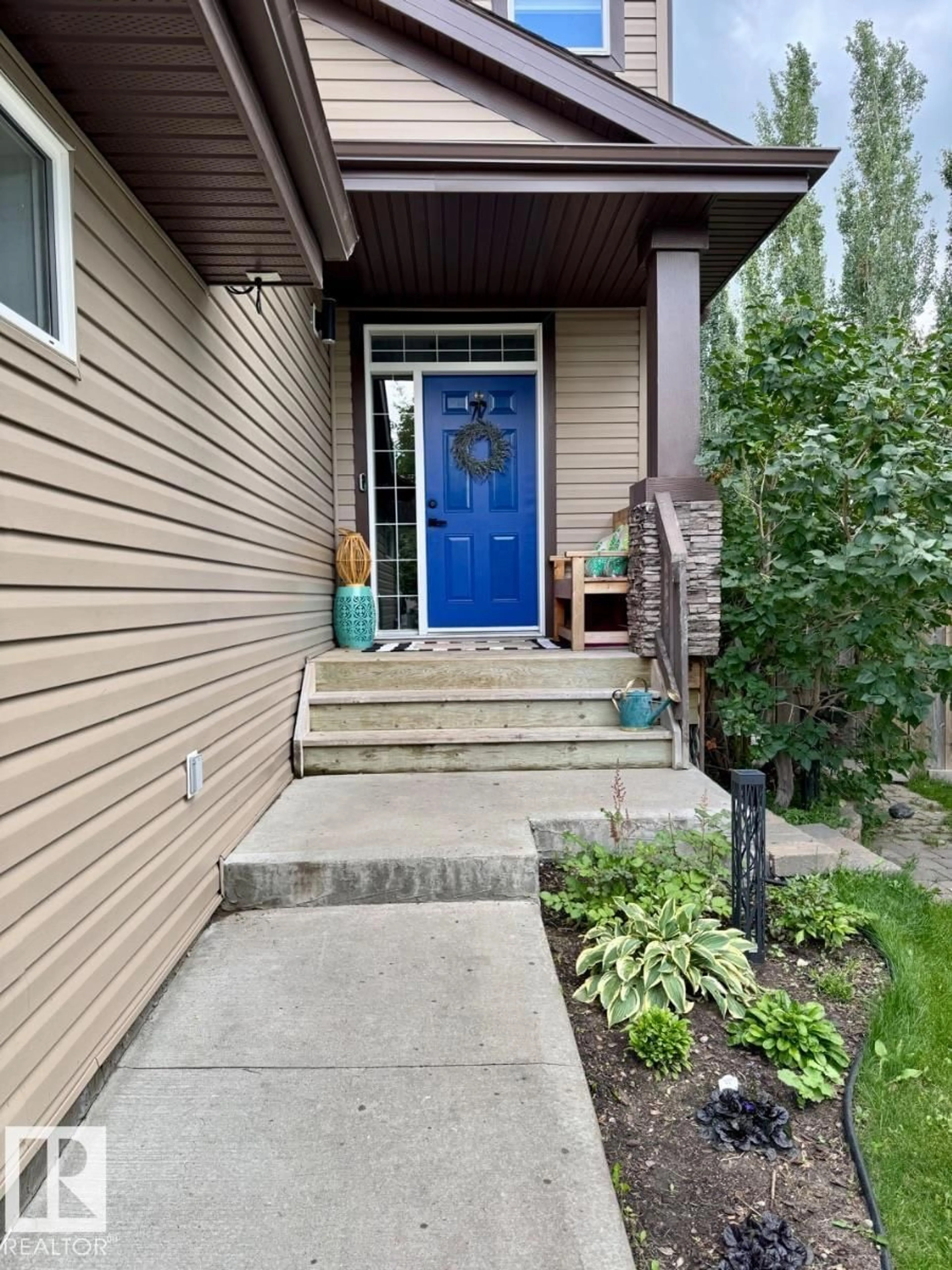 Indoor entryway for 18 BEDARD CO, Beaumont Alberta T4X0E5
