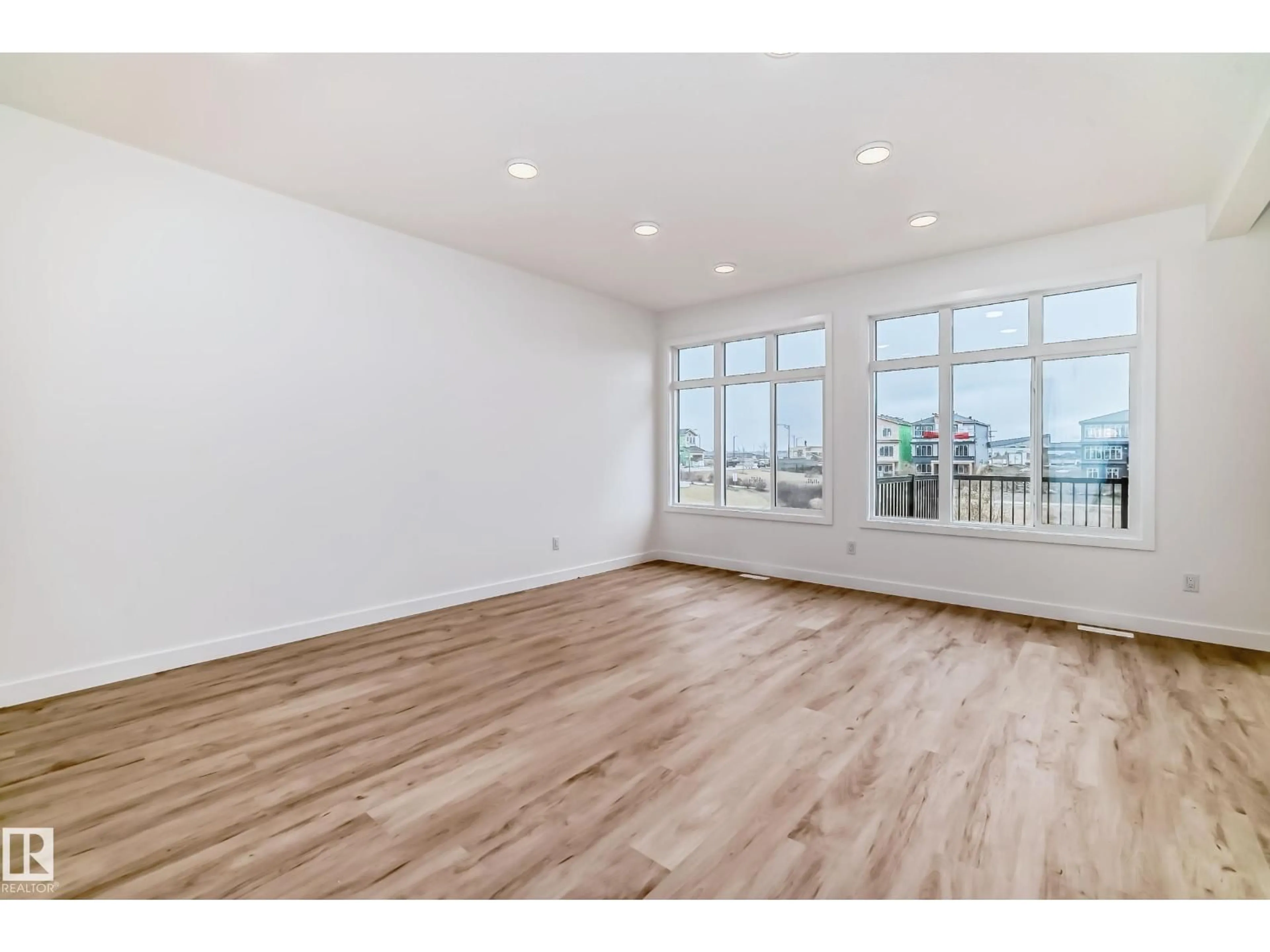 A pic of a room for 5727 KOOTOOK WY, Edmonton Alberta T6W4V9