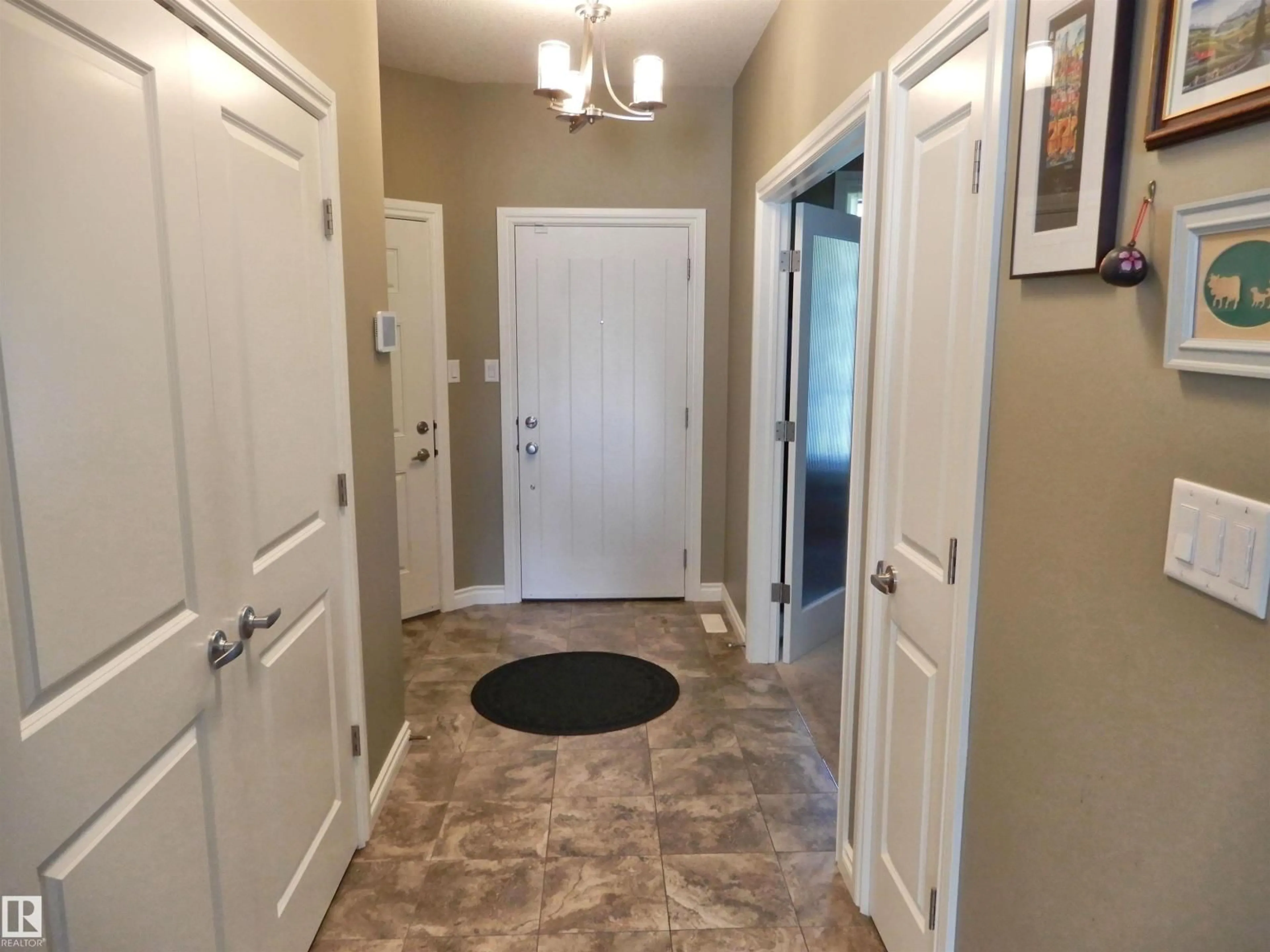 Indoor entryway for 25B RGE ROAD 272 RGE ROAD, Rural Parkland County Alberta T7X3M5